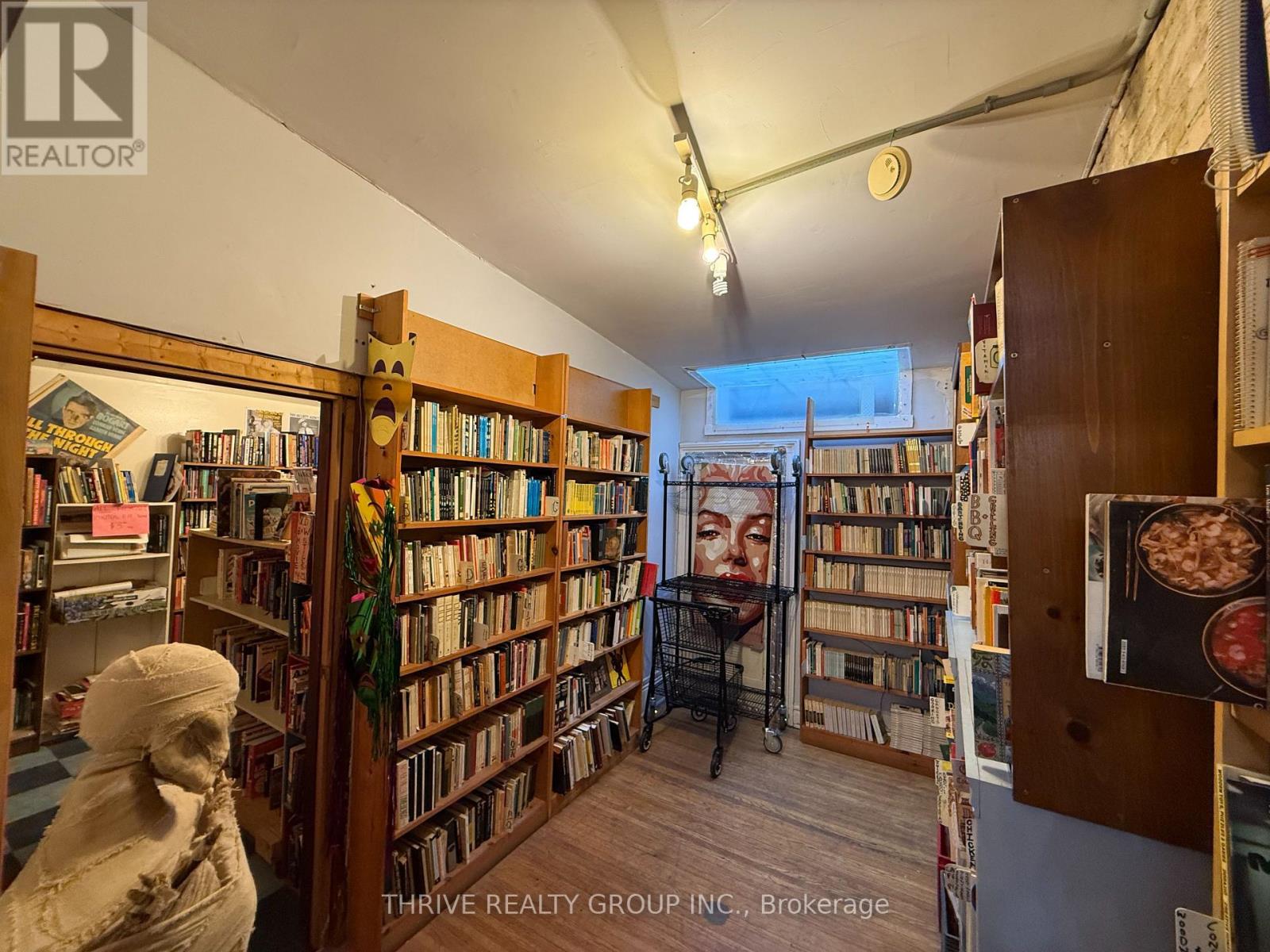 356 Richmond Street Property Photo 7
