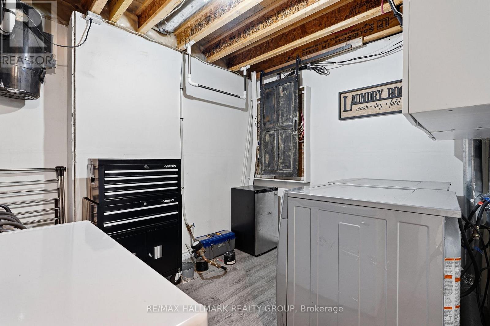 438 Denis Street Property Photo 32