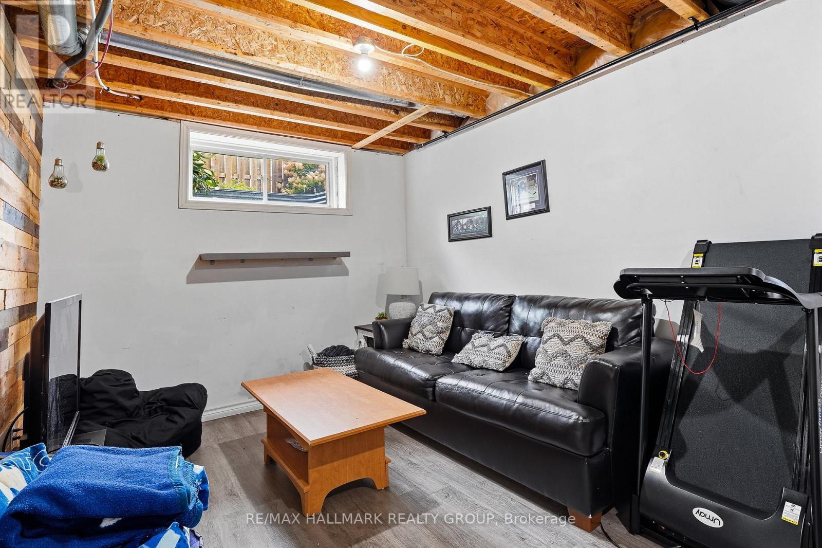 438 Denis Street Property Photo 34