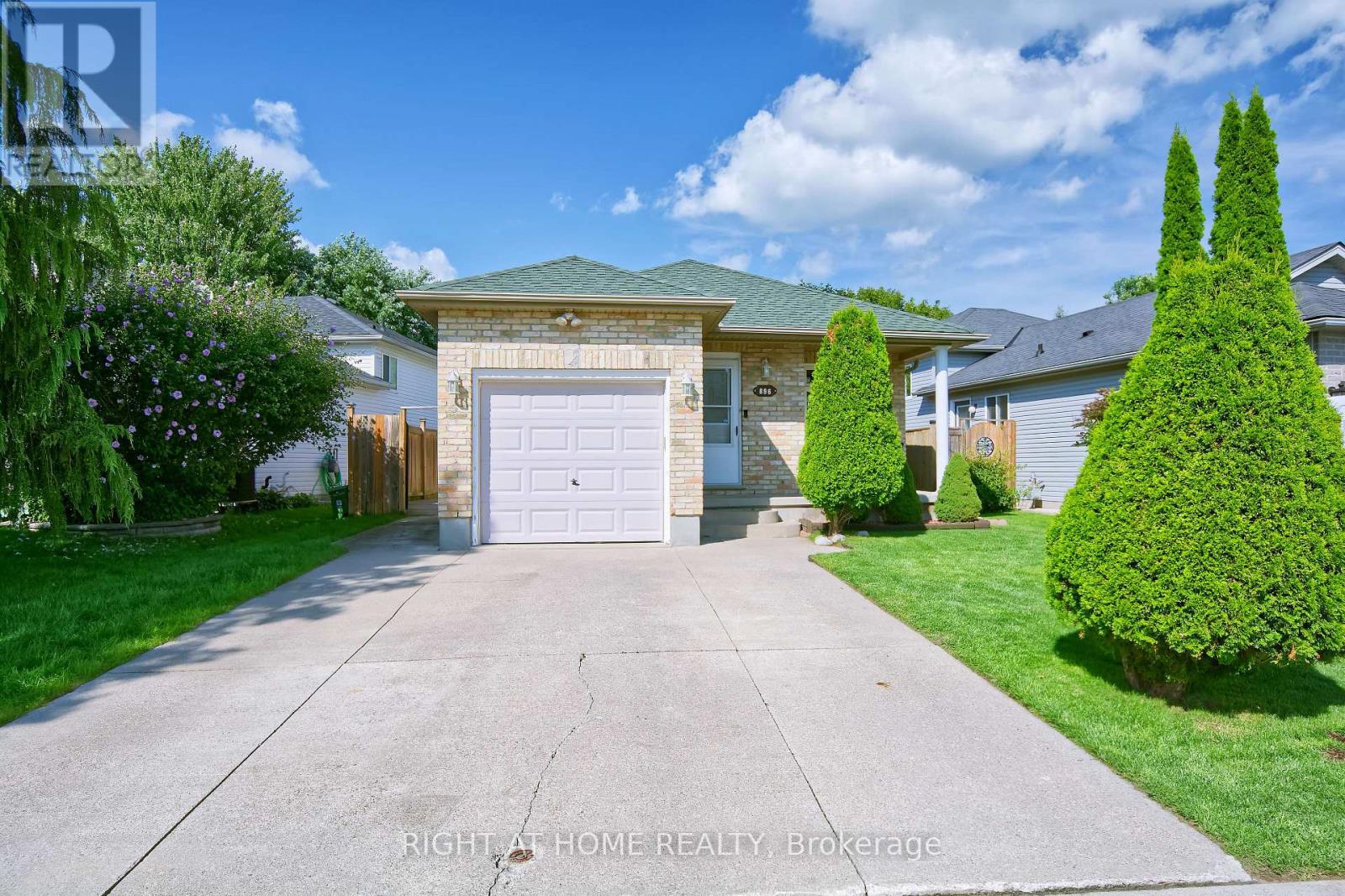 896 FOGERTY STREET Property Photo 1