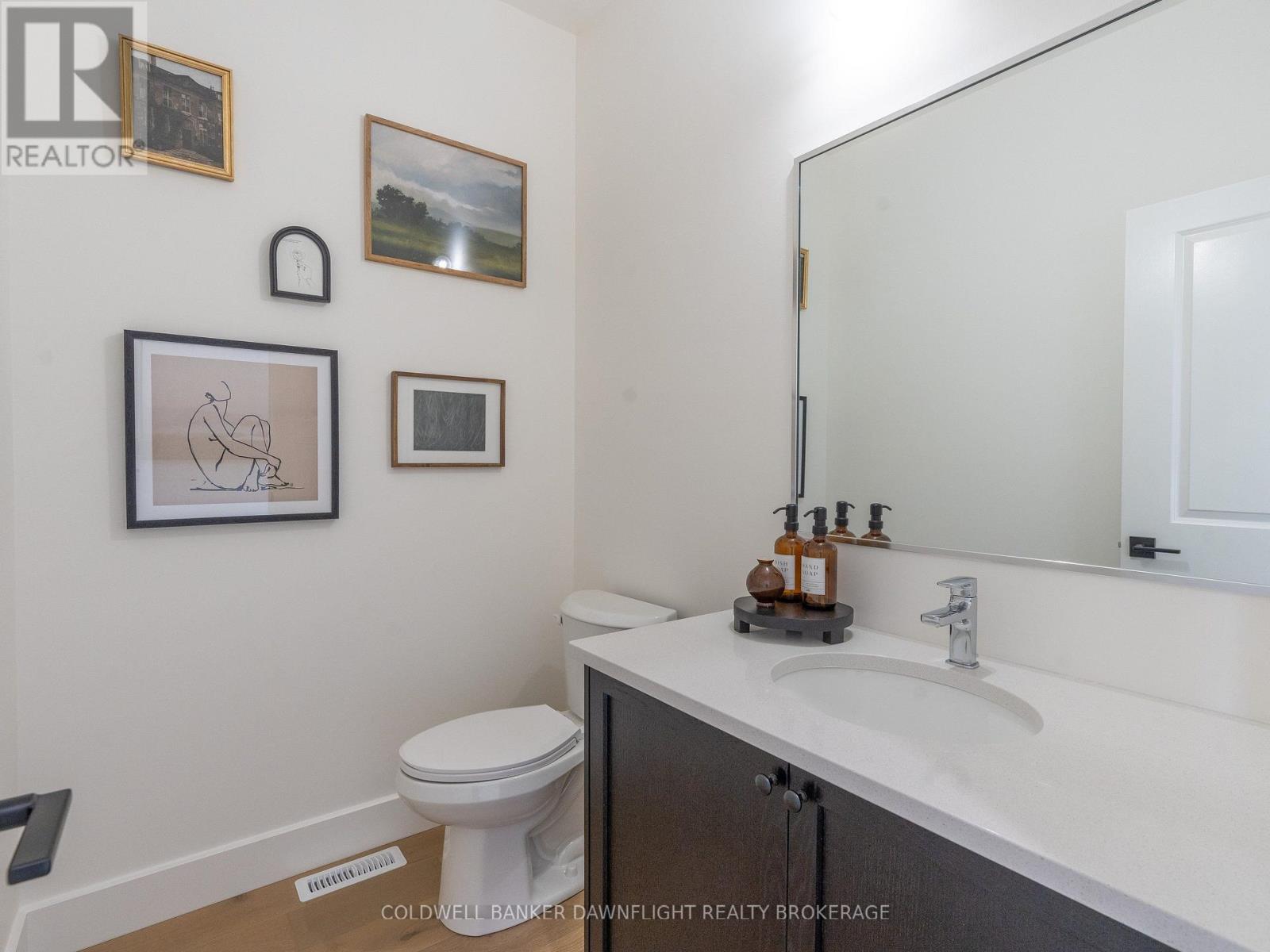 11 - 147 Scotts Drive Property Photo 6
