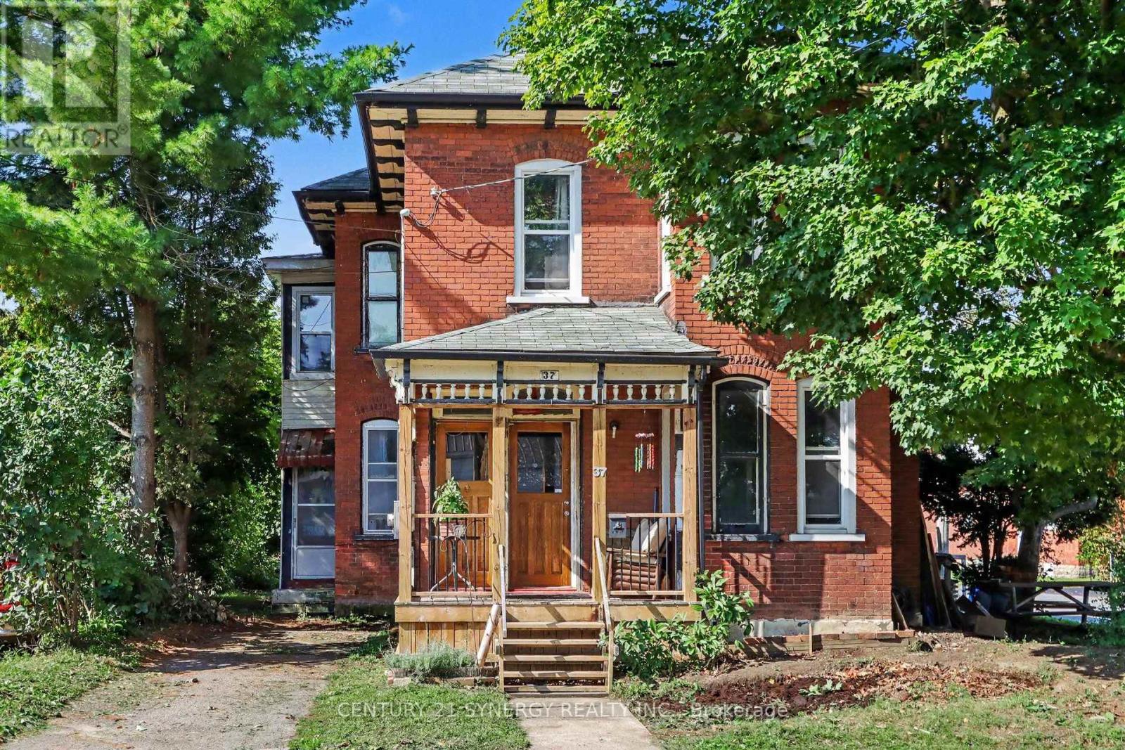 37 SMITHS FALLS AVENUE