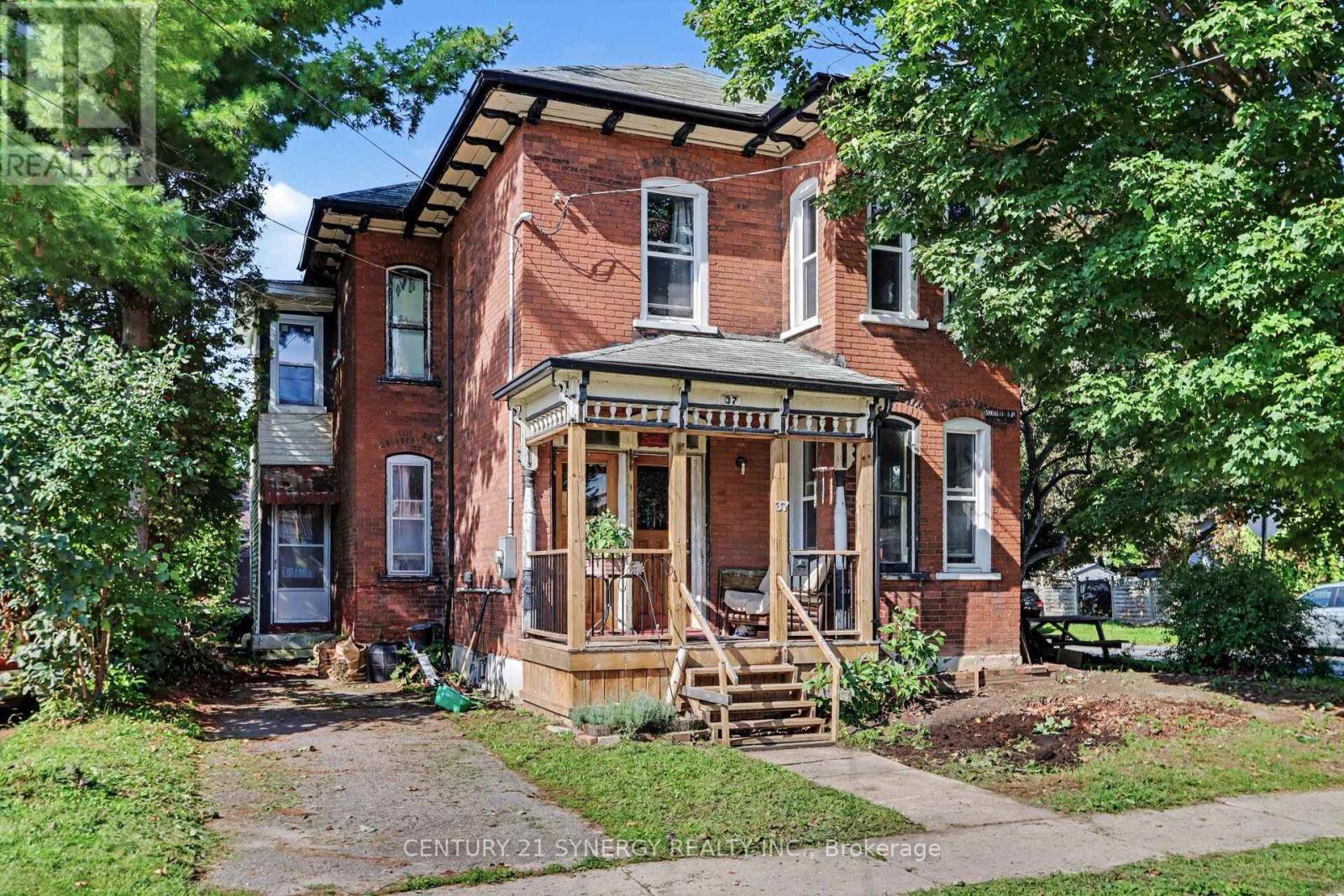 37 Smiths Falls Avenue Property Photo 2