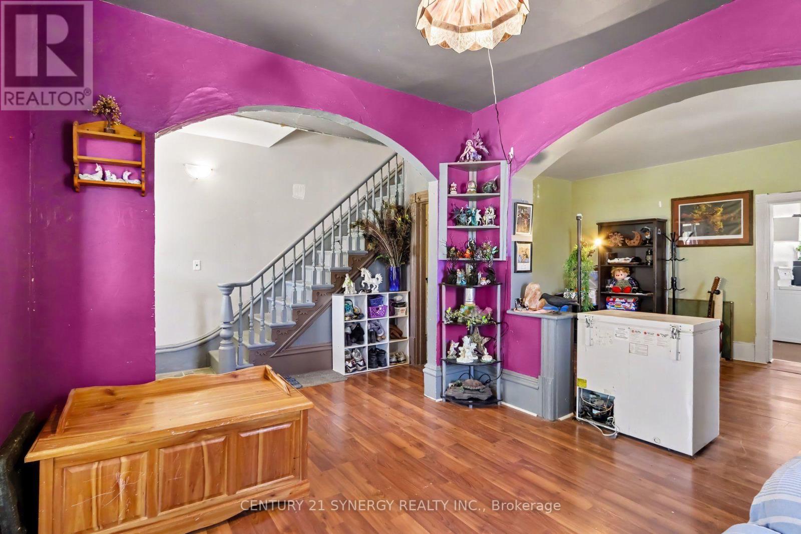 37 Smiths Falls Avenue Property Photo 7