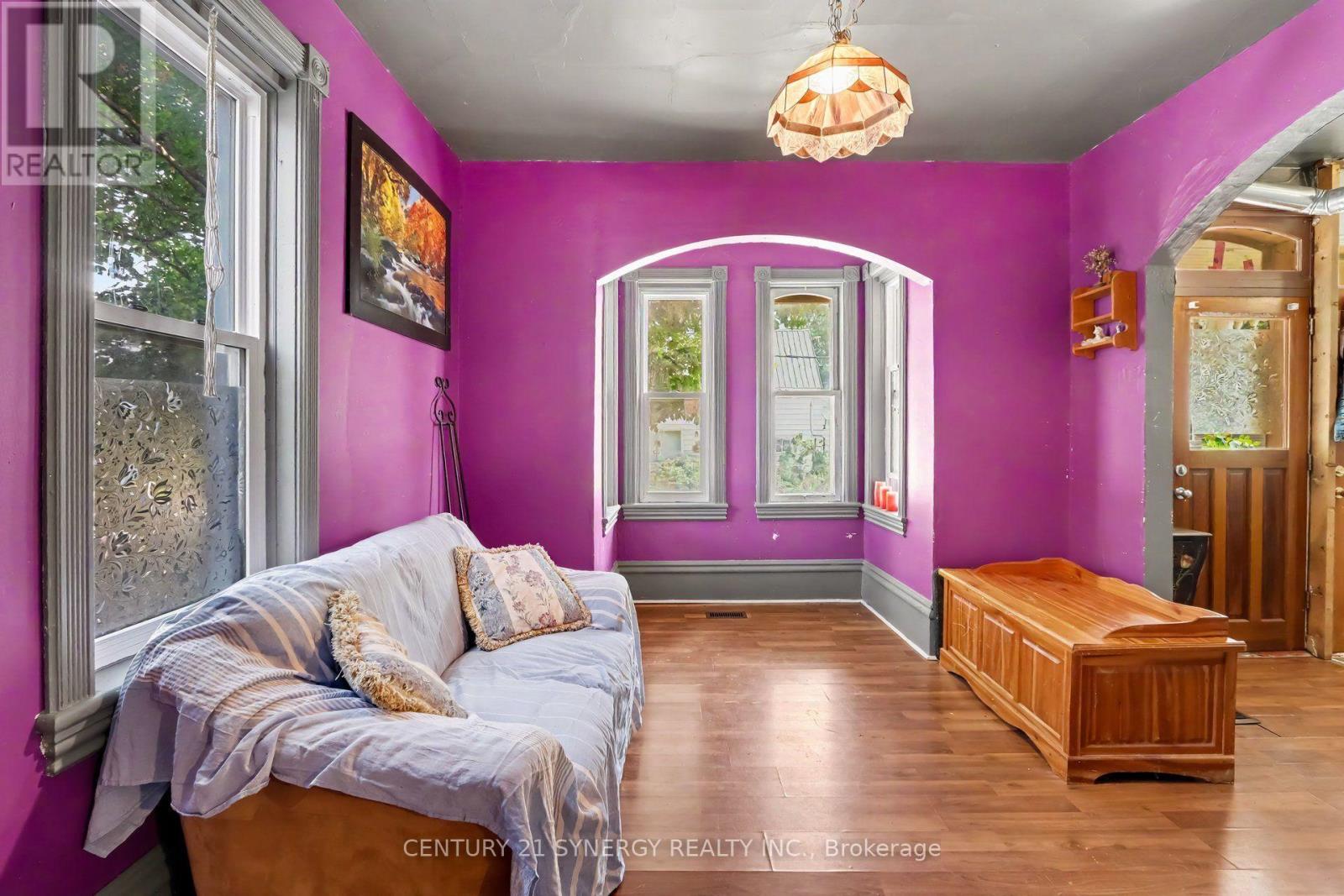 37 Smiths Falls Avenue Property Photo 8