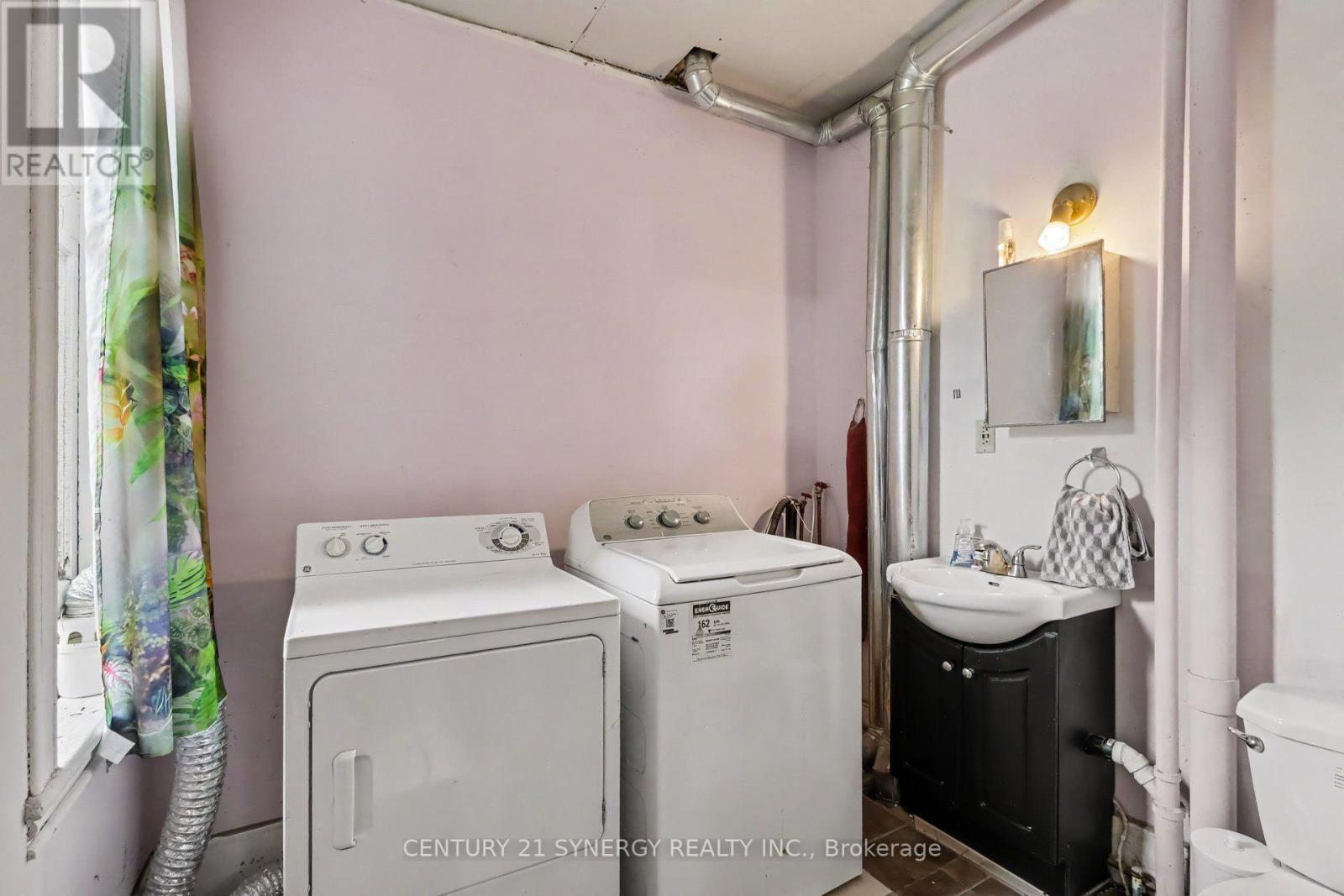 37 Smiths Falls Avenue Property Photo 13