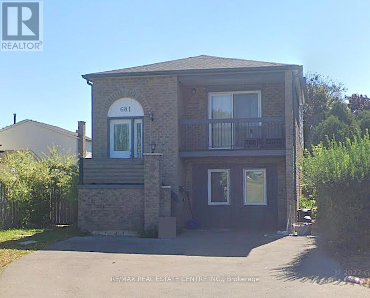 2 - 681 Upper Wentworth Street Property Photo 1