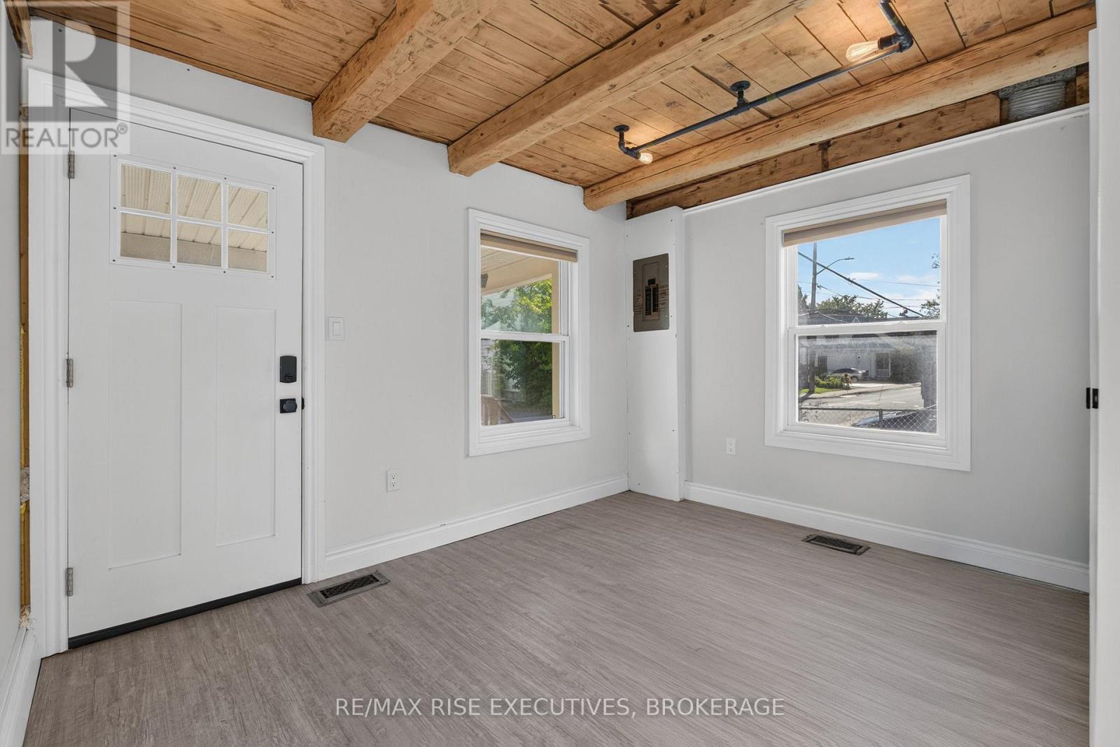 48 Elm Street Property Photo 4