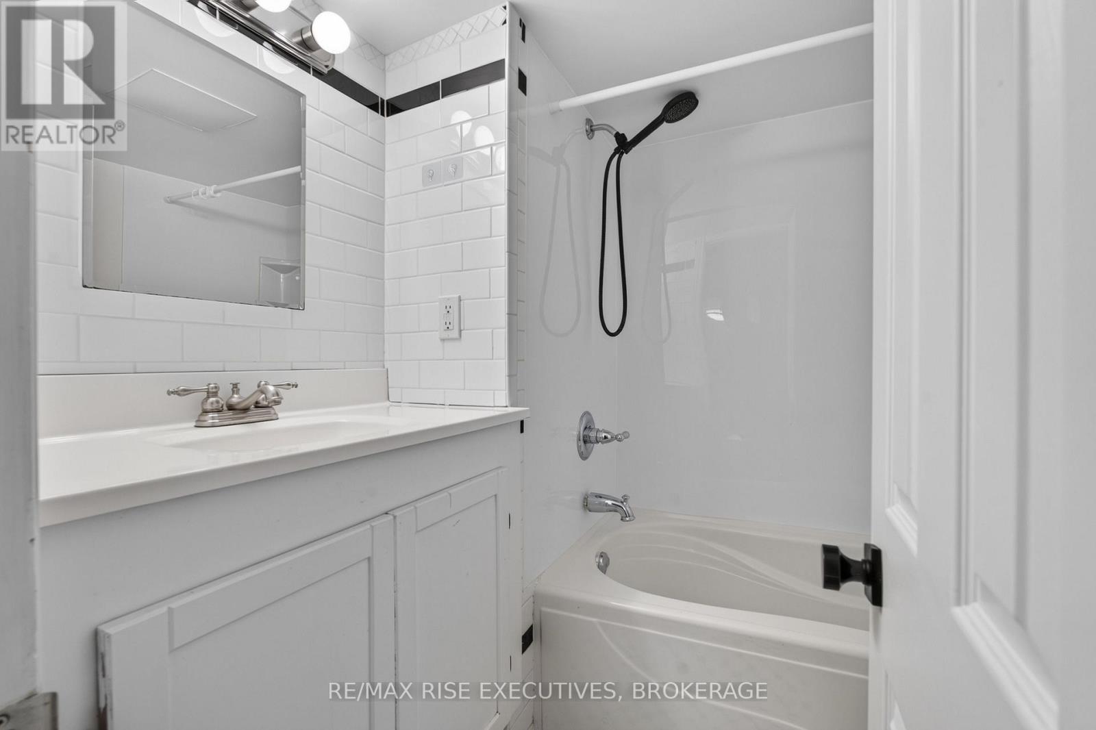 48 Elm Street Property Photo 20