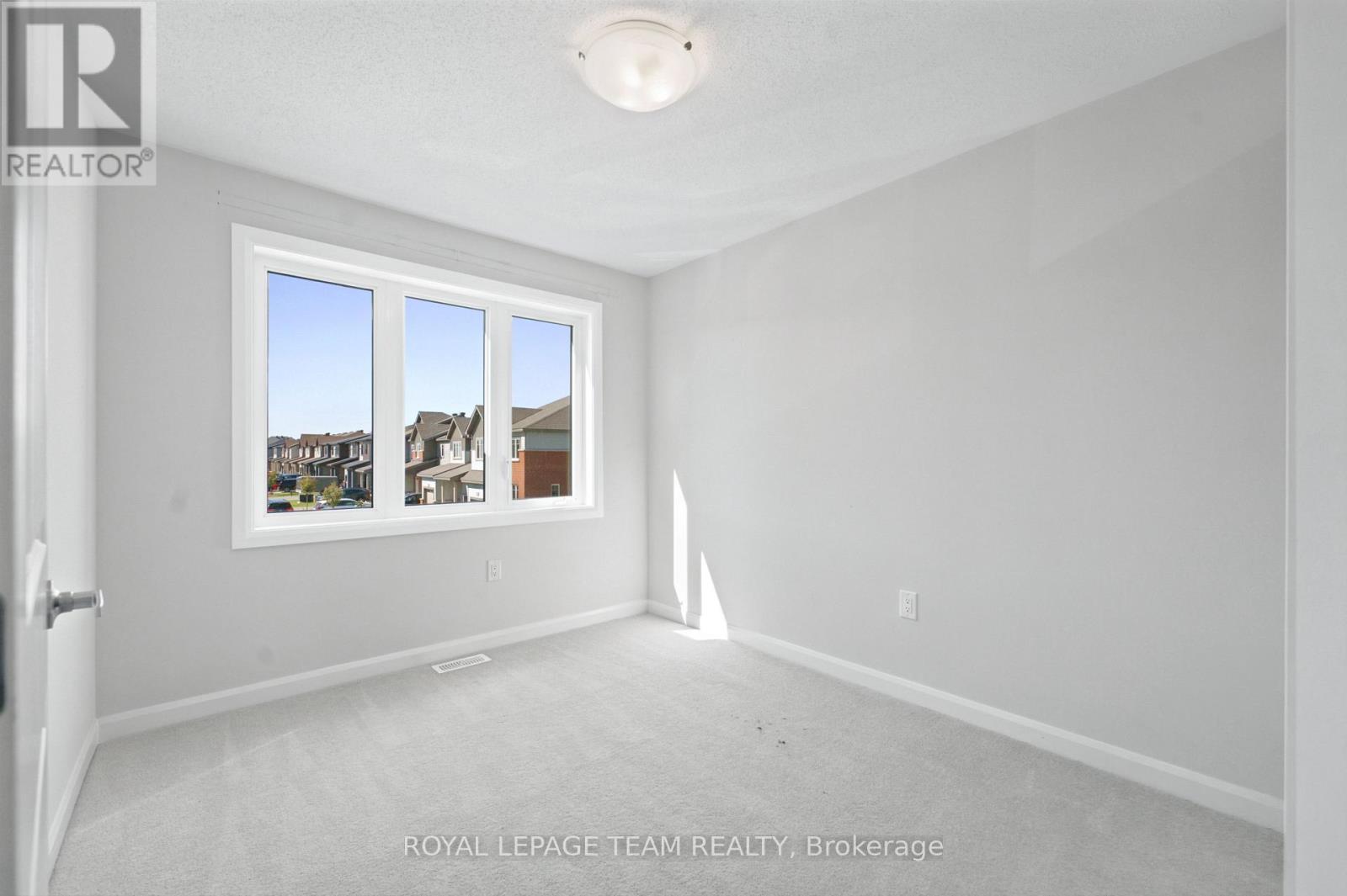 417 Silicon Way Property Photo 16