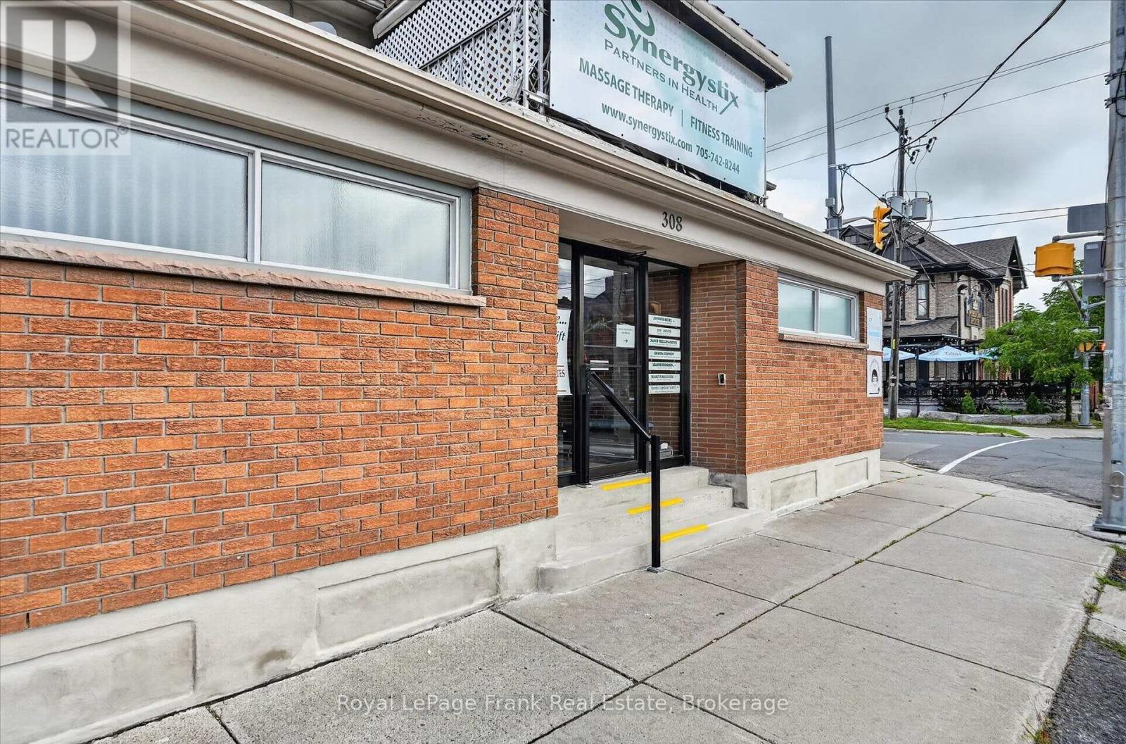 308 Charlotte Street Property Photo 4