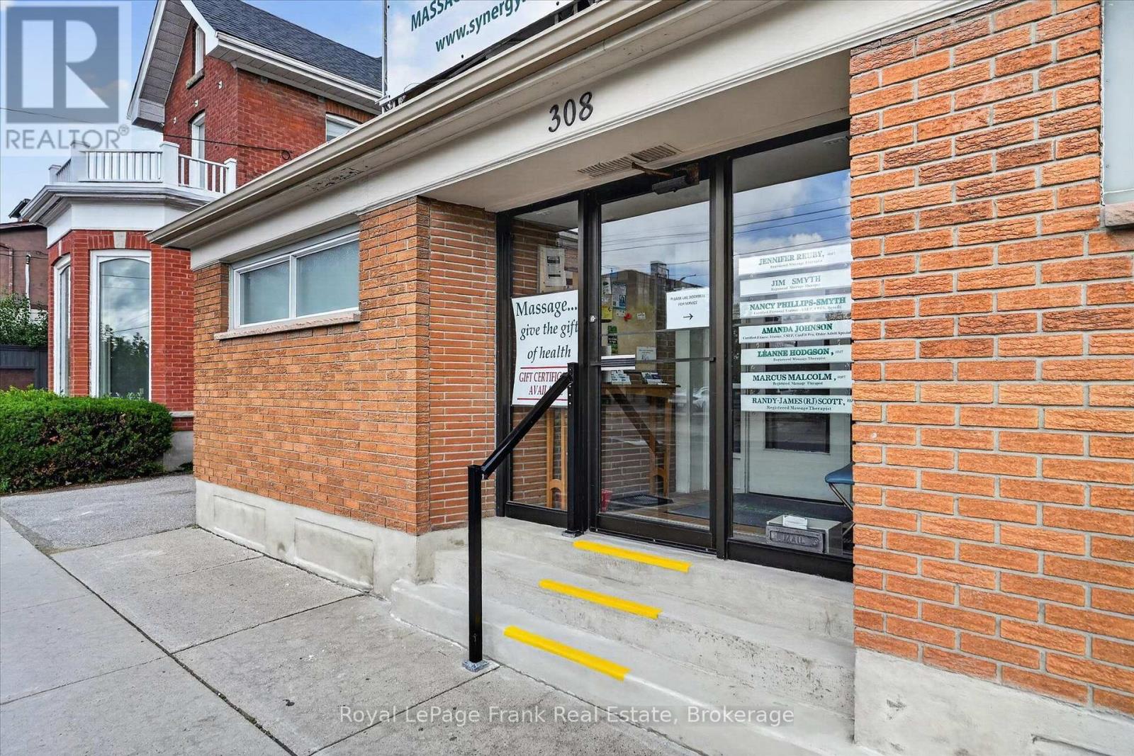 308 Charlotte Street Property Photo 5