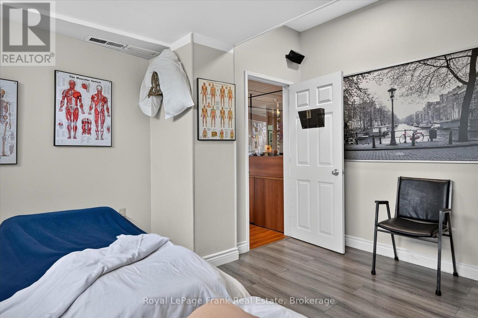 308 Charlotte Street Property Photo 13