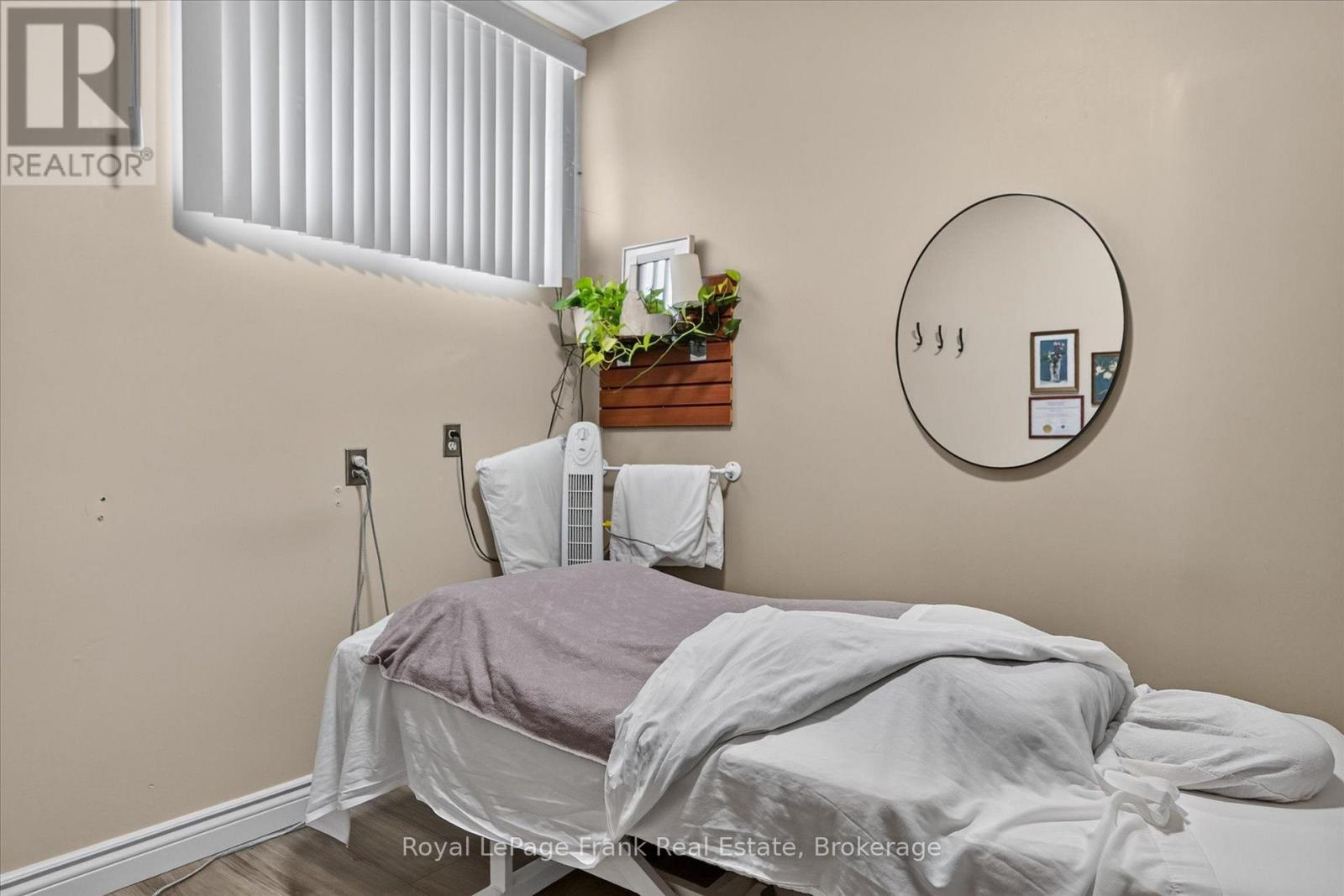 308 Charlotte Street Property Photo 14