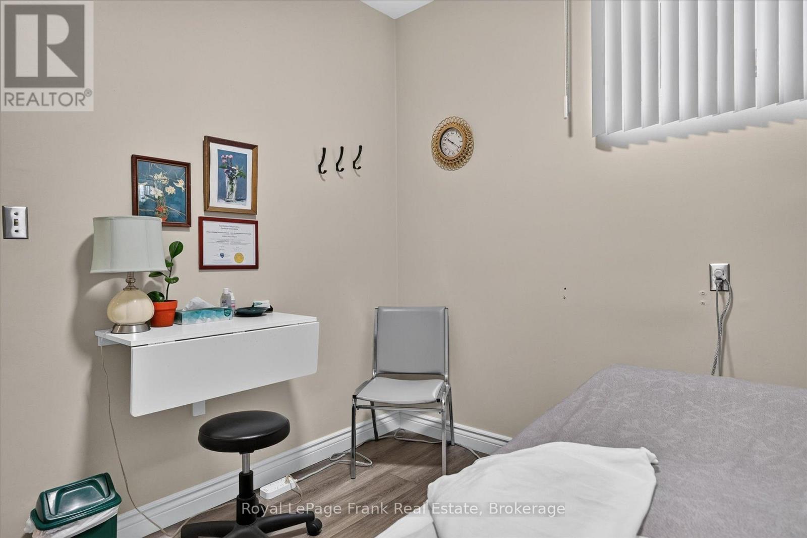 308 Charlotte Street Property Photo 15