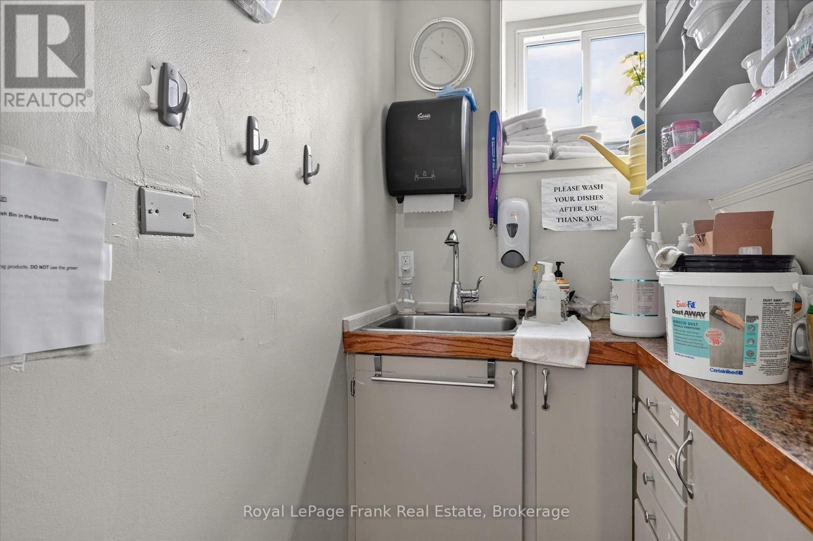 308 Charlotte Street Property Photo 16