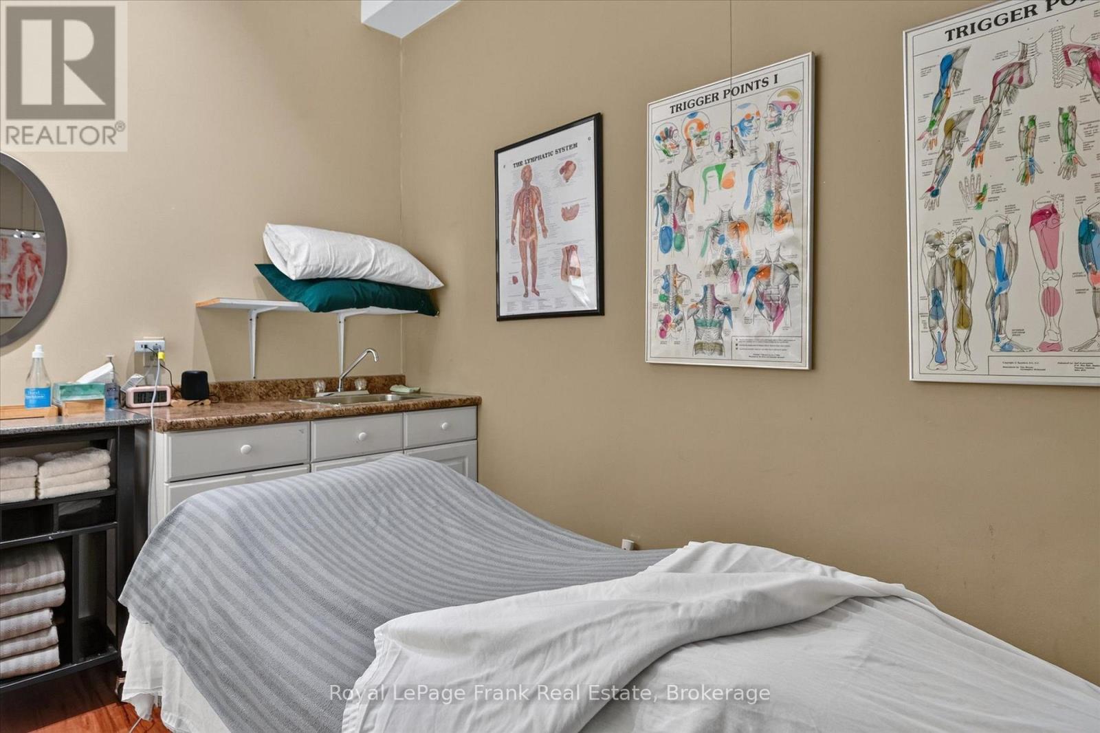 308 Charlotte Street Property Photo 20