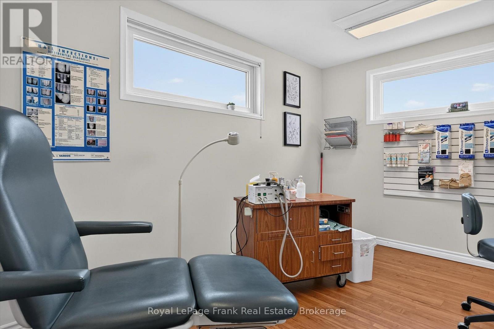 308 Charlotte Street Property Photo 27
