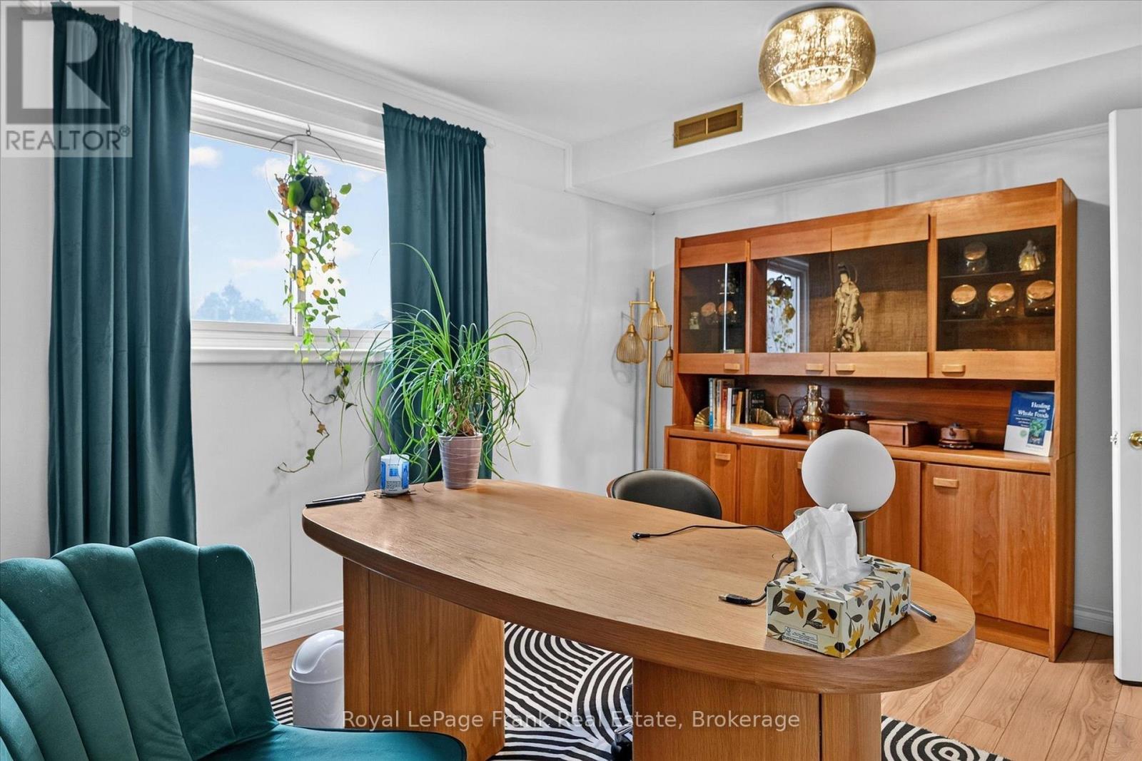 308 Charlotte Street Property Photo 45