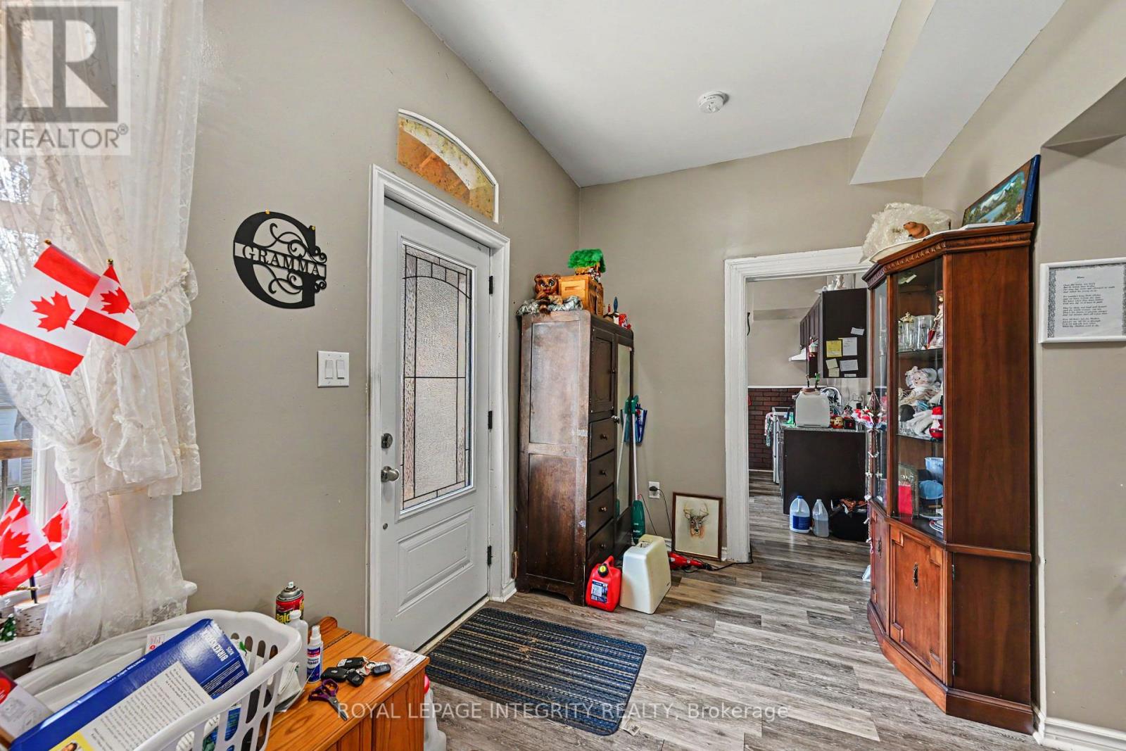 48 Elmsley Street S Property Photo 3
