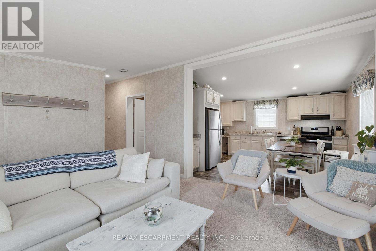 10 Marsh Cove Property Photo 6