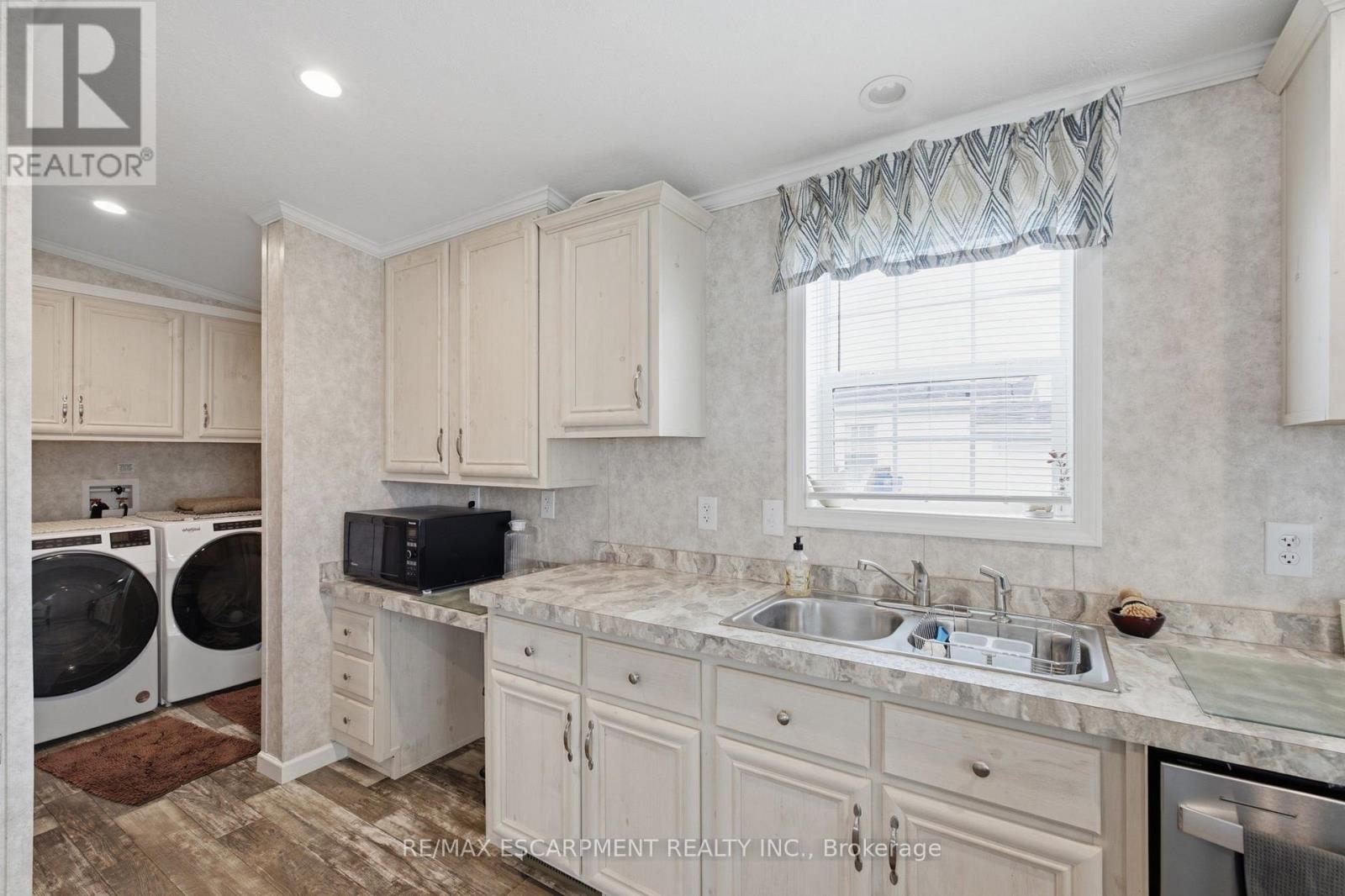 10 Marsh Cove Property Photo 13
