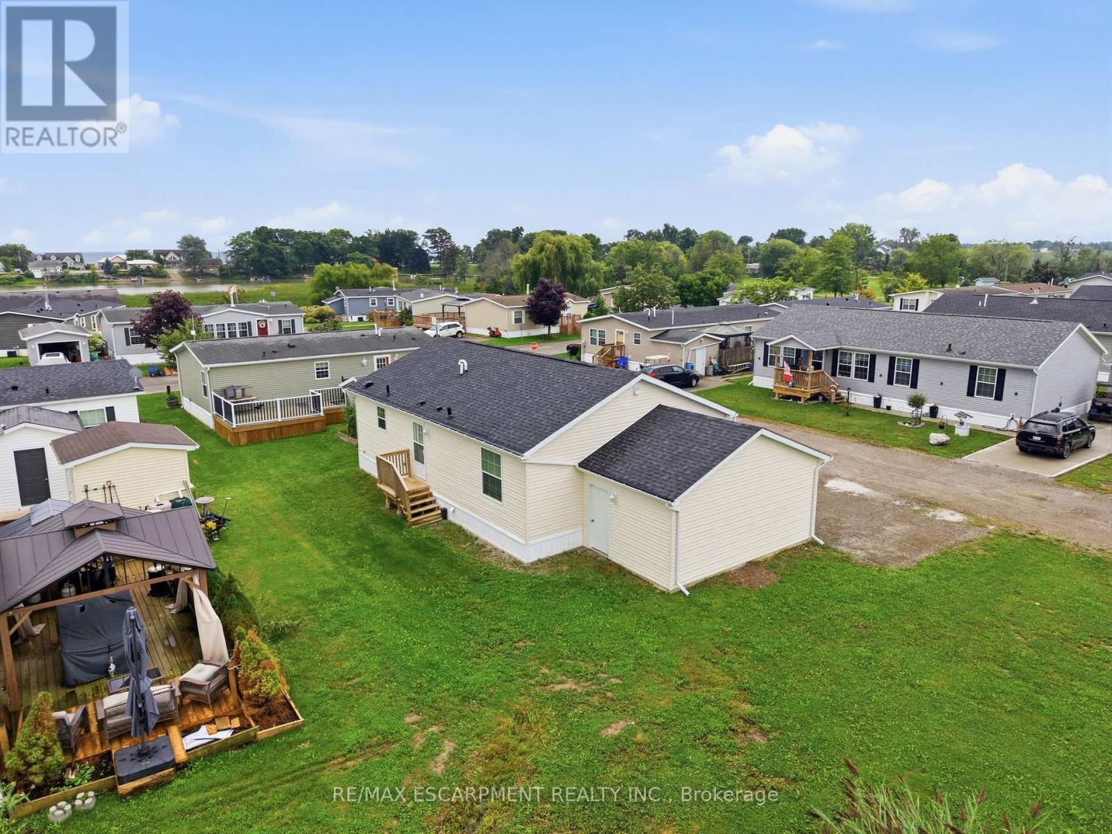 10 Marsh Cove Property Photo 26
