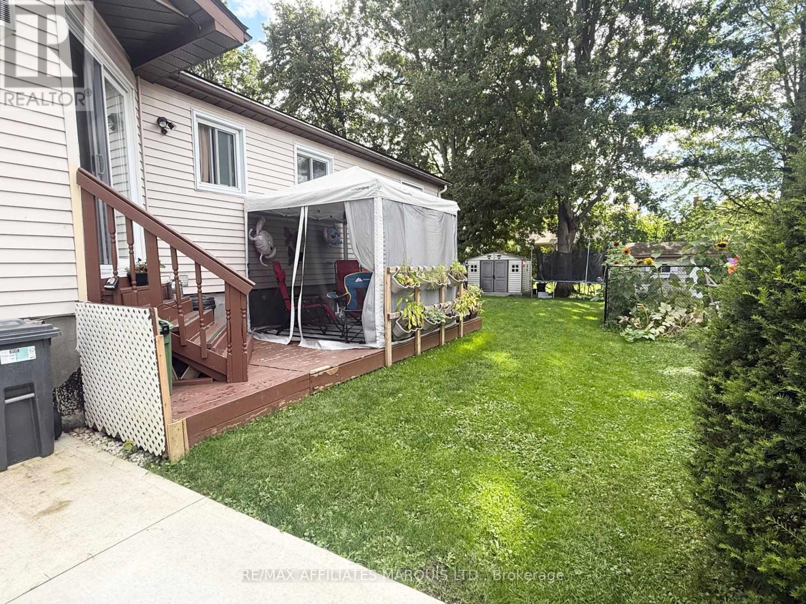 574 Lynwood Drive Property Photo 2