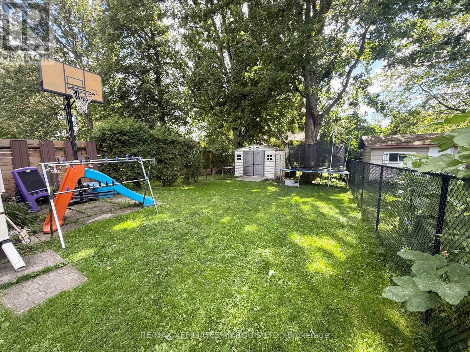 574 Lynwood Drive Property Photo 4