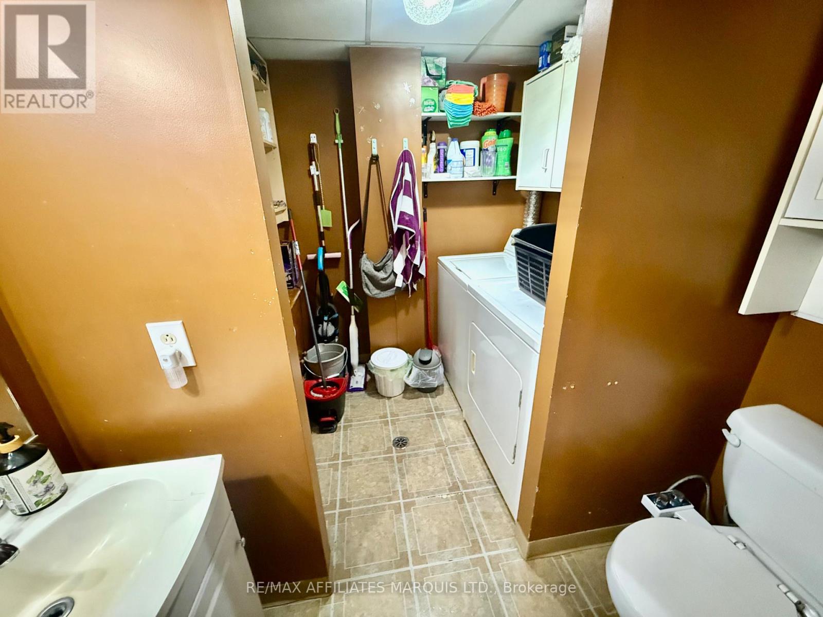 574 Lynwood Drive Property Photo 18