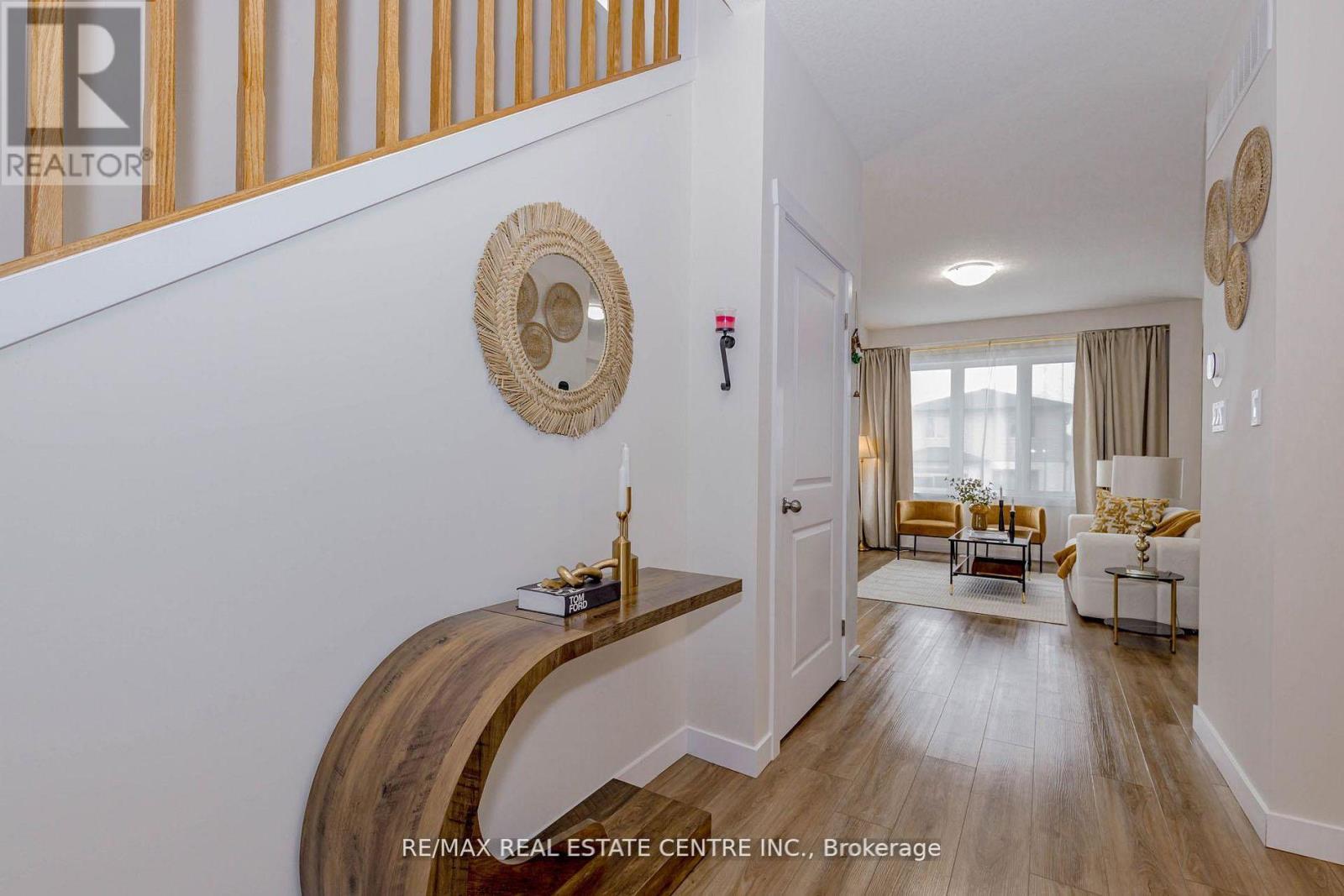 8 Moon Crescent Property Photo 6