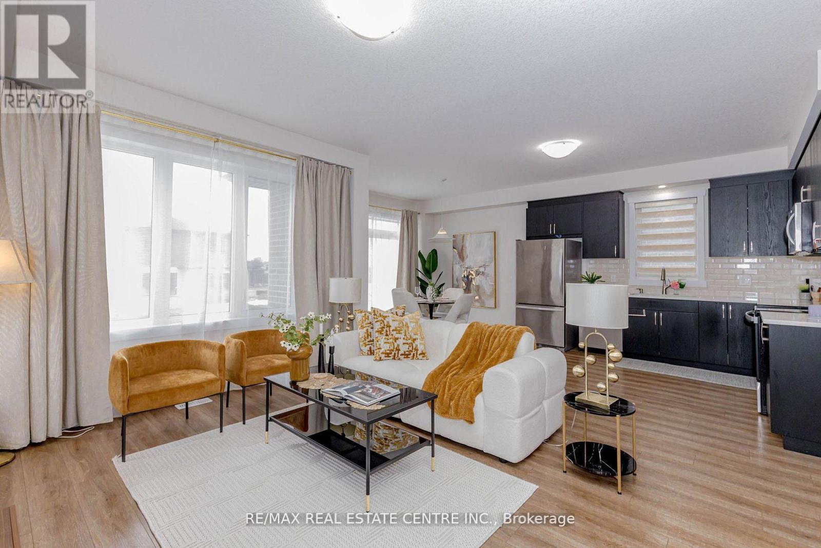 8 Moon Crescent Property Photo 17