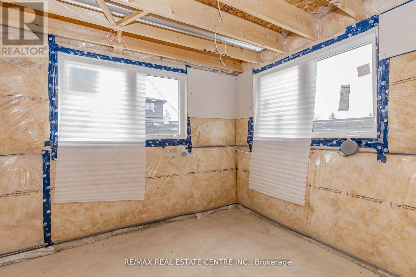 8 Moon Crescent Property Photo 33