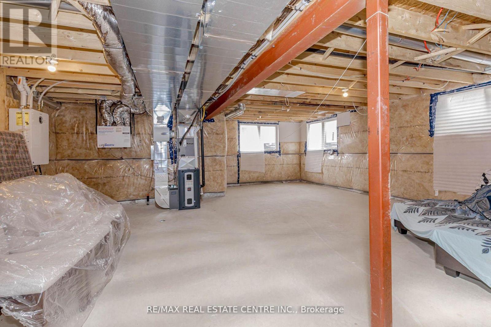 8 Moon Crescent Property Photo 34