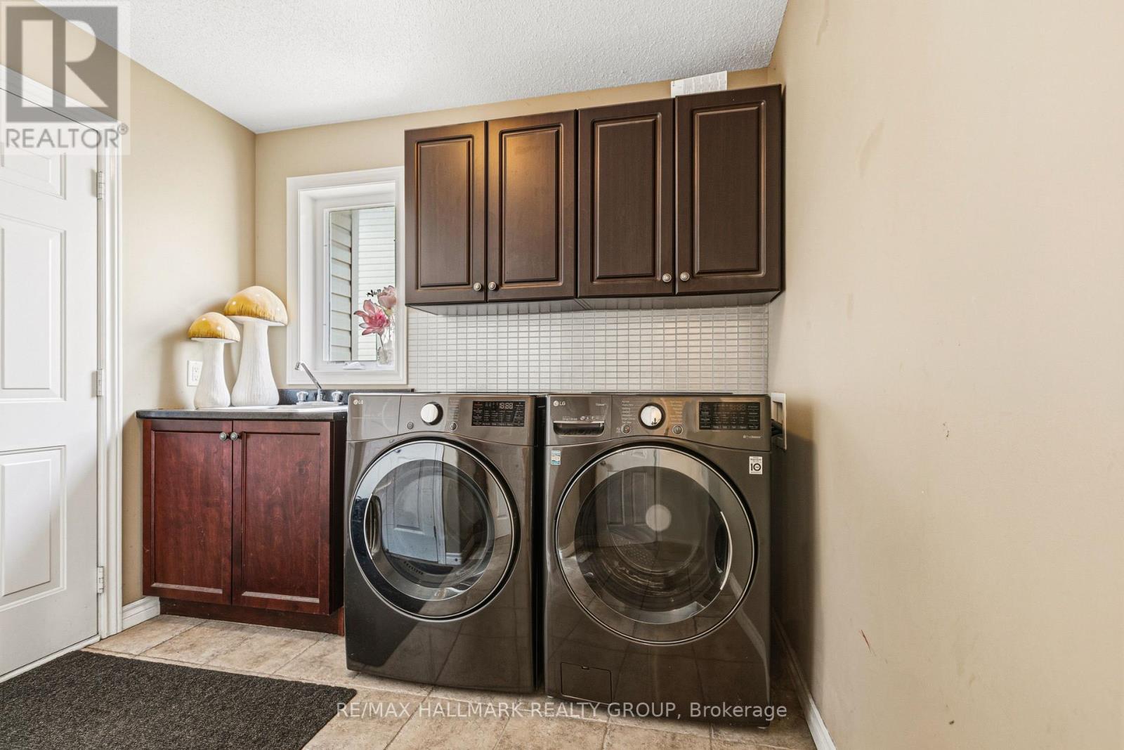 9 Blackshire Circle Property Photo 43