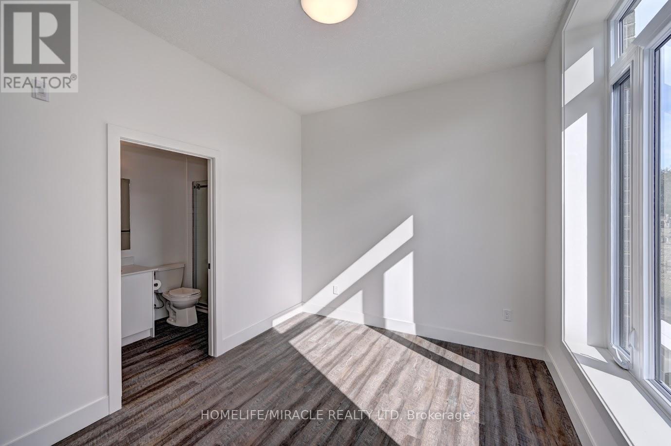 110 - 107 Rogers Street Property Photo 10