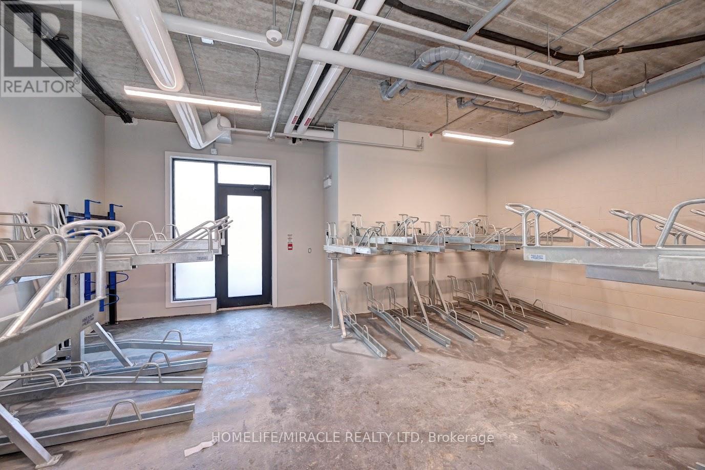 110 - 107 Rogers Street Property Photo 16