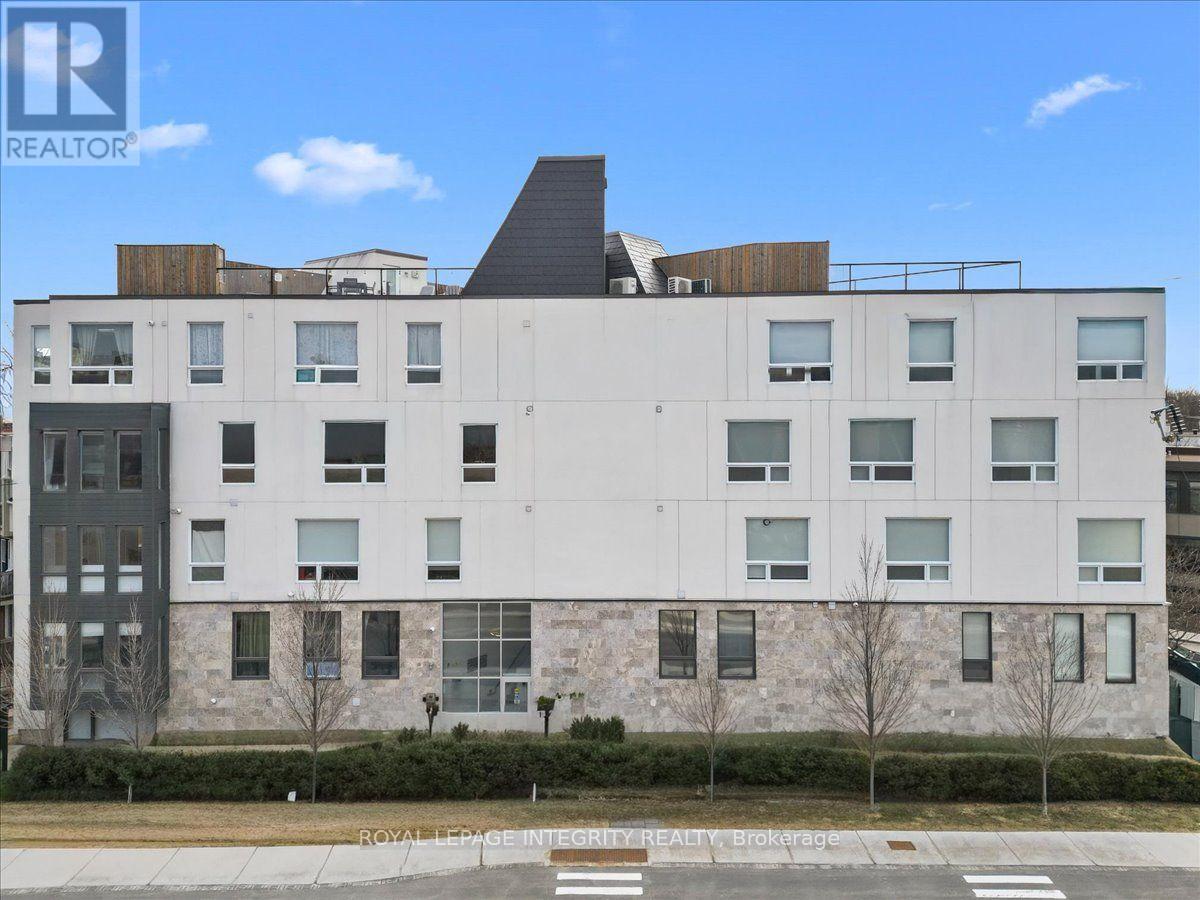 204 - 150 GREENFIELD AVENUE Property Photo 1
