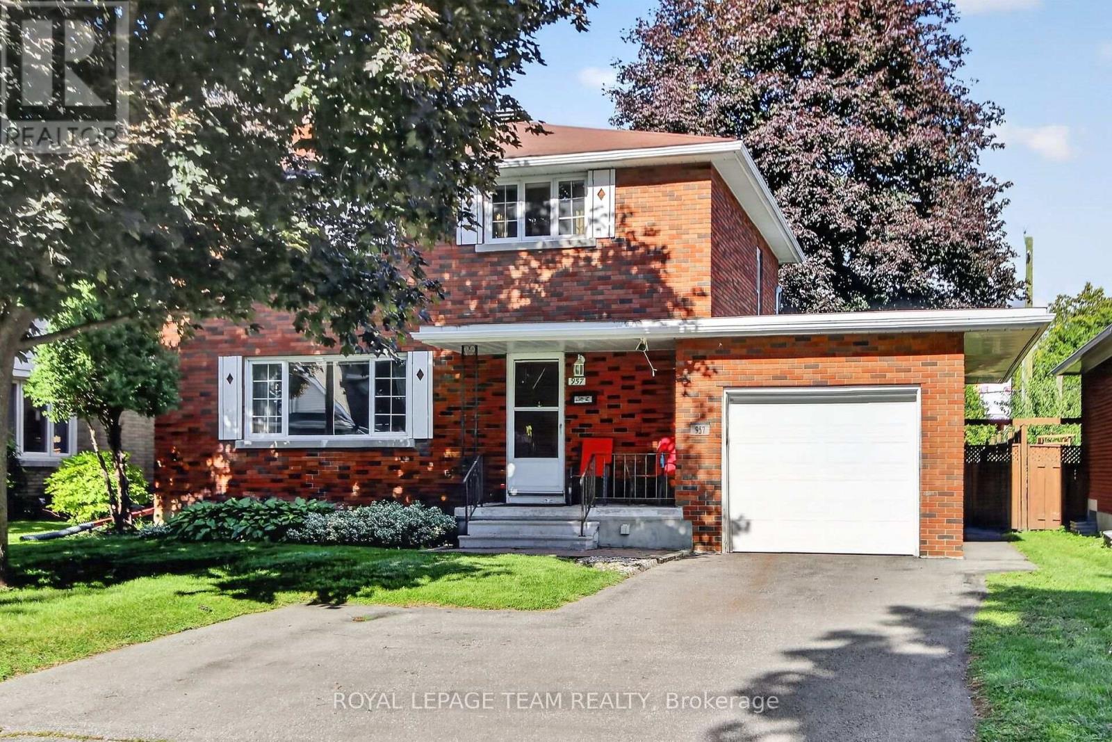 957 Winnington Avenue Property Photo 2