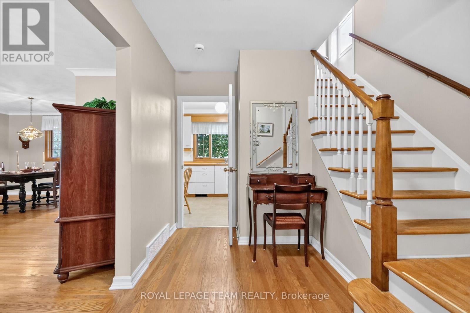 957 Winnington Avenue Property Photo 6