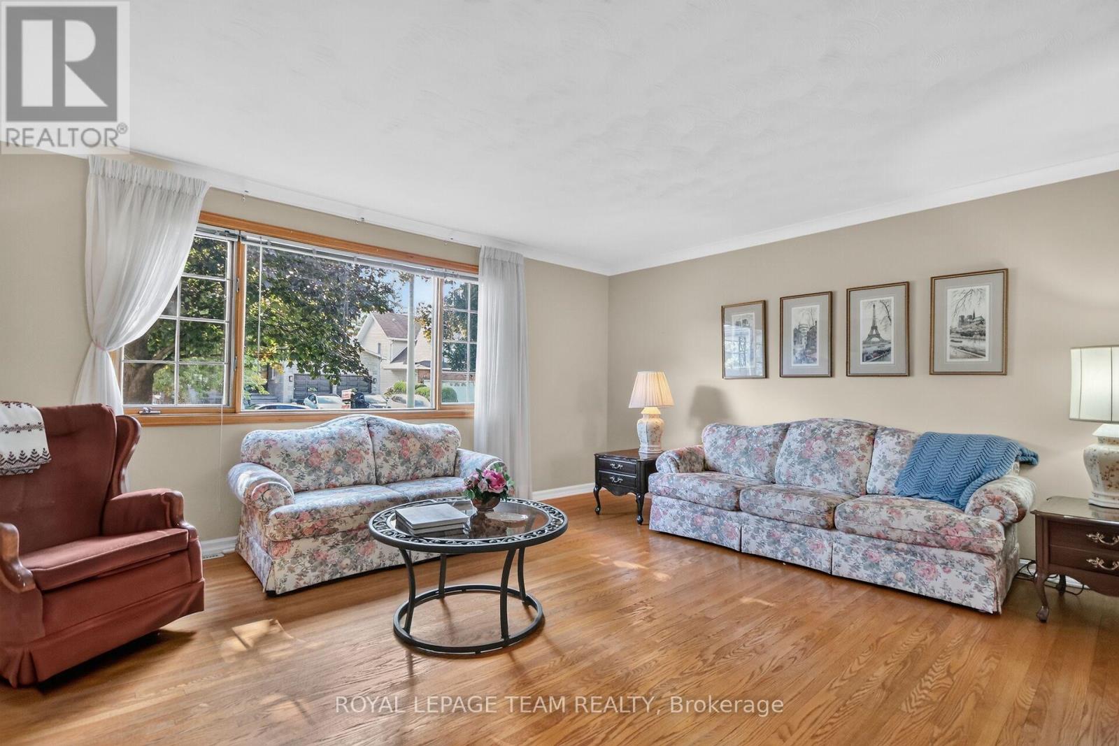 957 Winnington Avenue Property Photo 7