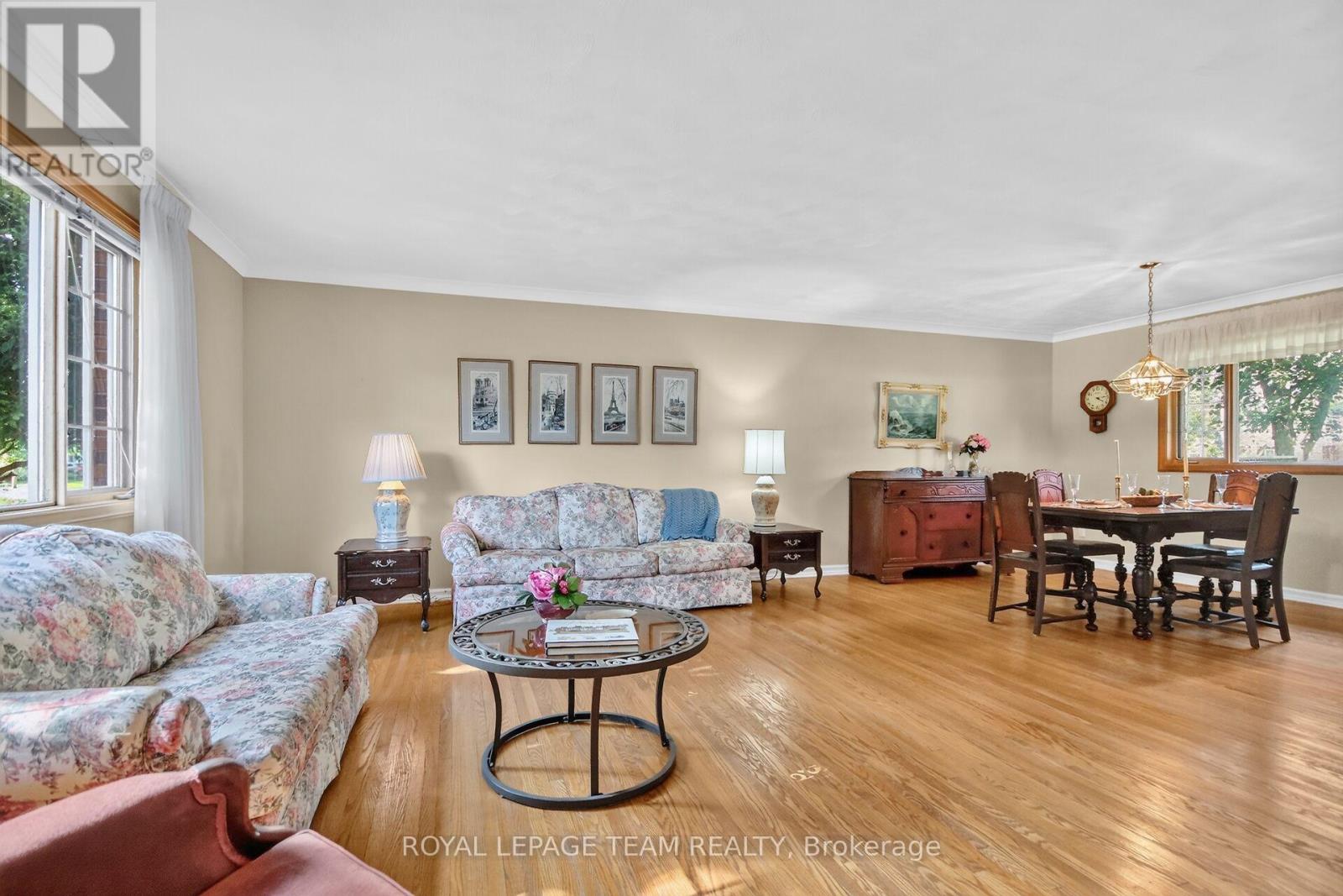 957 Winnington Avenue Property Photo 9