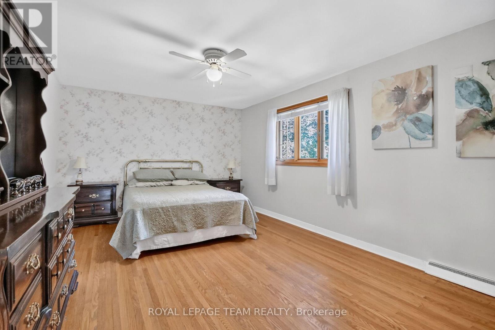 957 Winnington Avenue Property Photo 18
