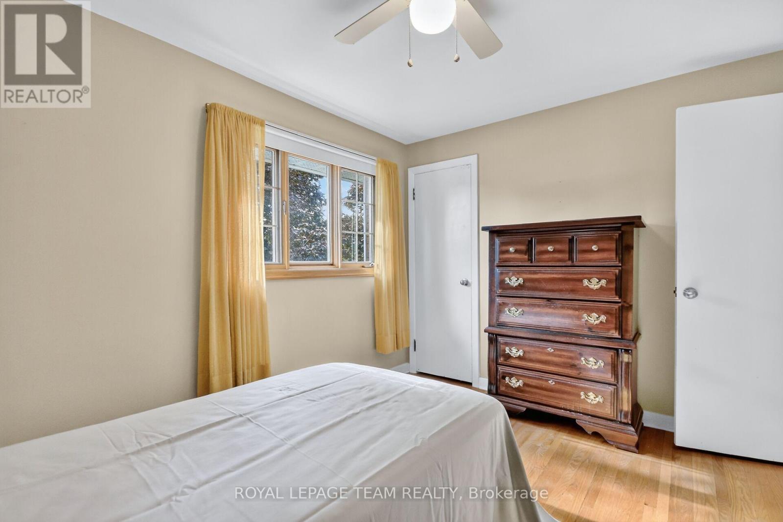 957 Winnington Avenue Property Photo 20