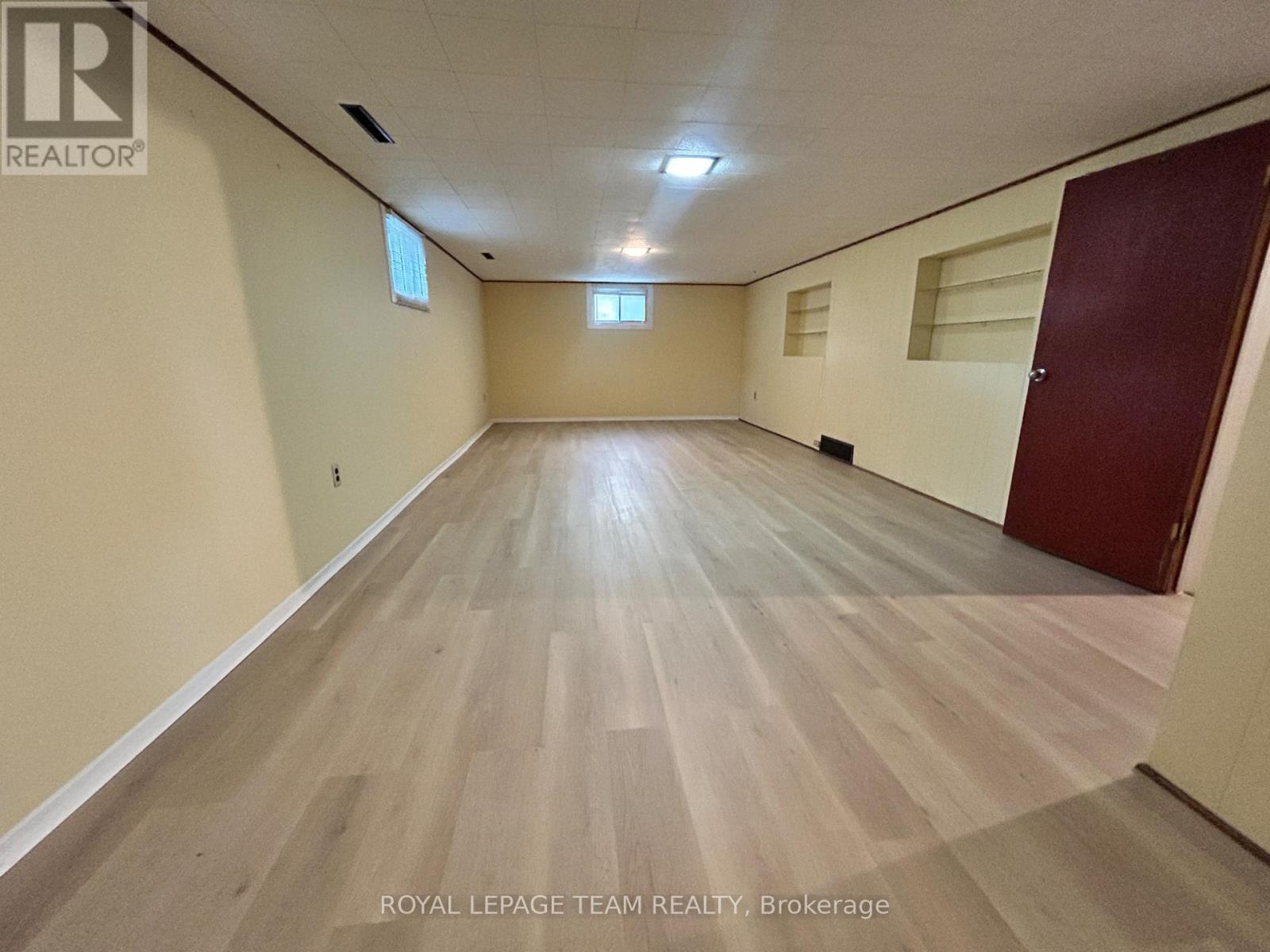 957 Winnington Avenue Property Photo 26