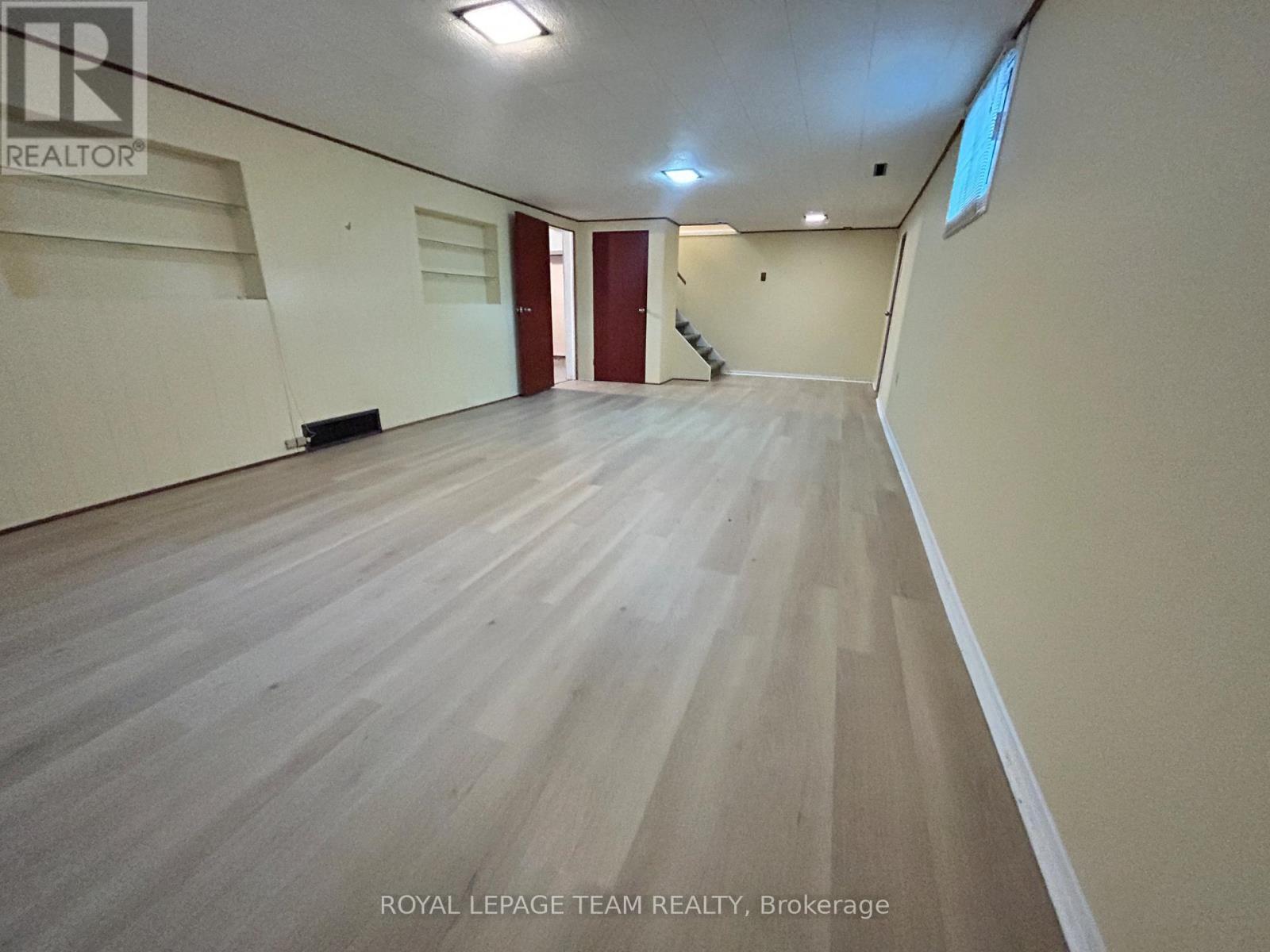 957 Winnington Avenue Property Photo 27