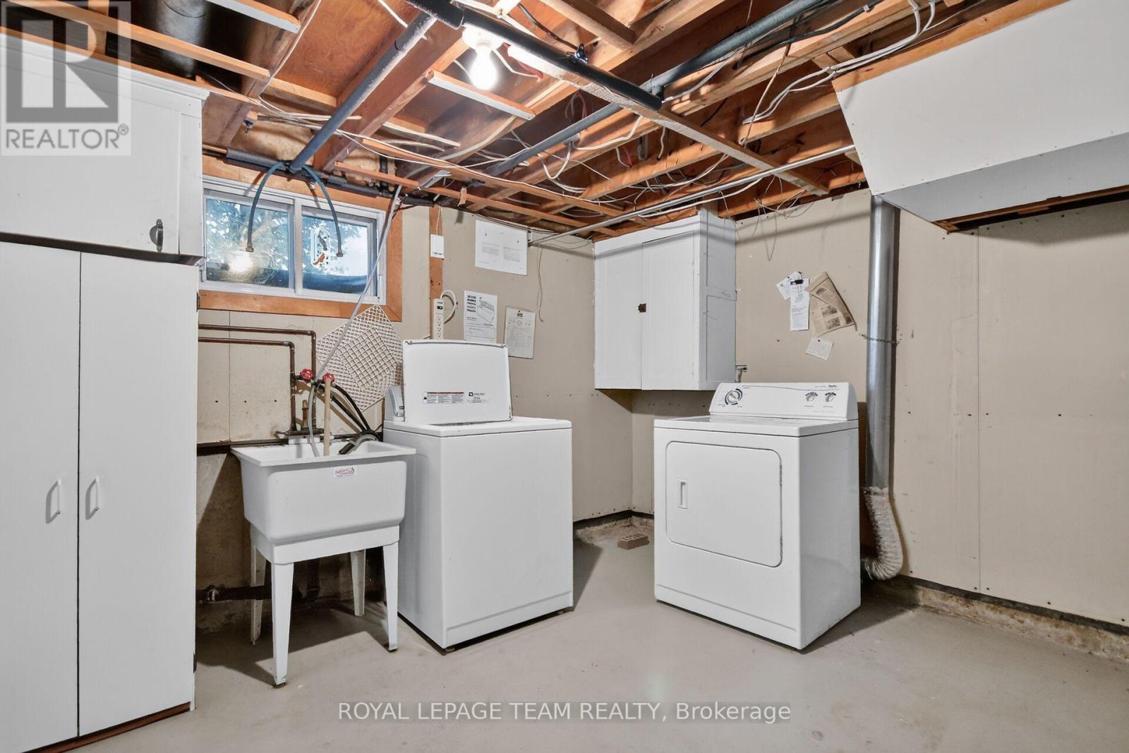 957 Winnington Avenue Property Photo 30