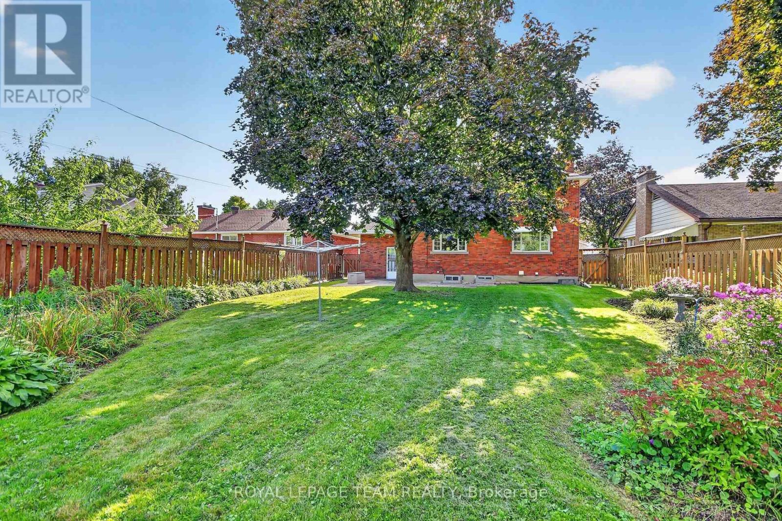 957 Winnington Avenue Property Photo 31
