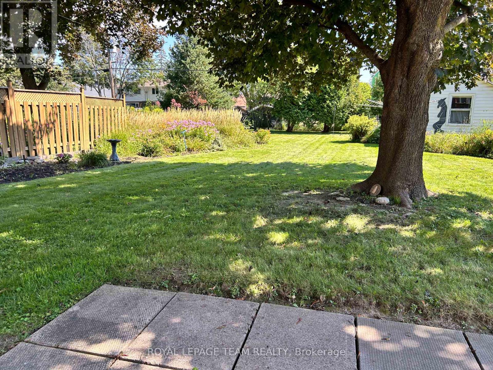 957 Winnington Avenue Property Photo 35