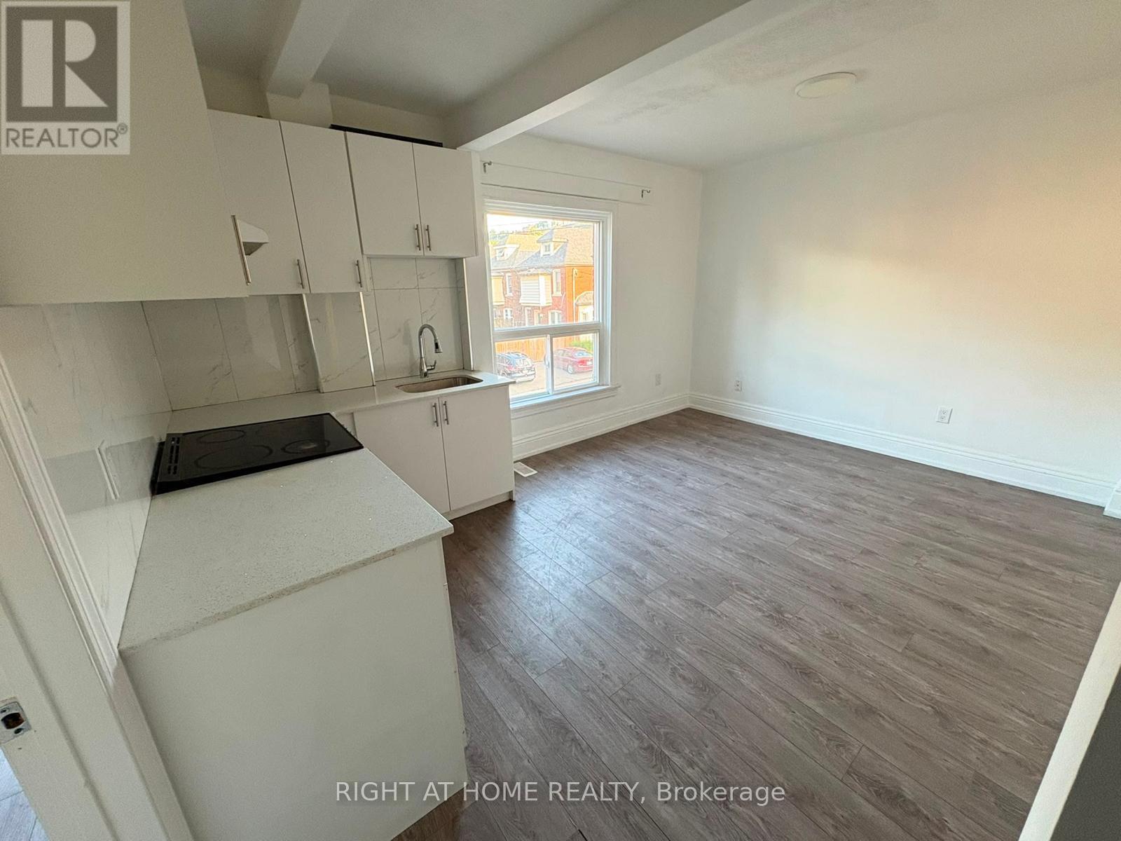 110 Mrytle Avenue Property Photo 5